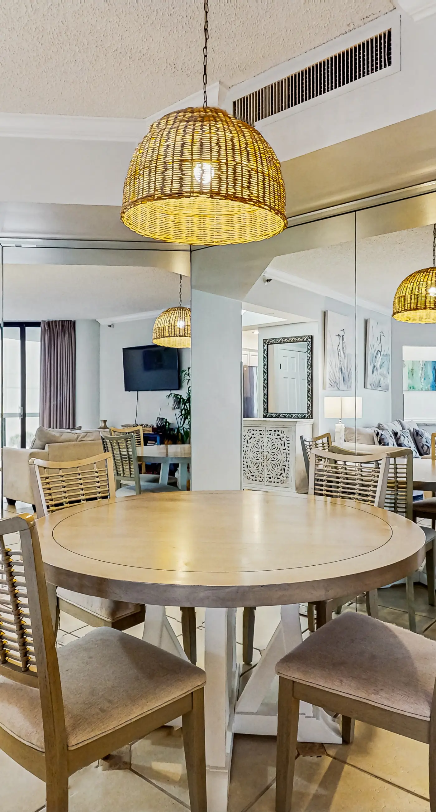 Updated Gulf view condo with resort pool, hot tub, gym & beach bar