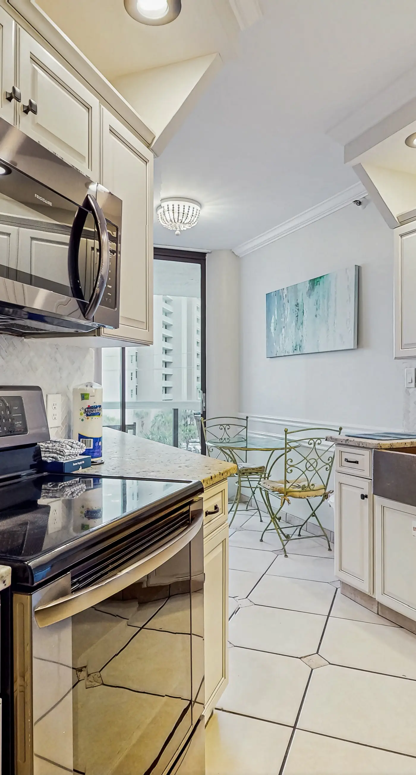 Updated Gulf view condo with resort pool, hot tub, gym & beach bar