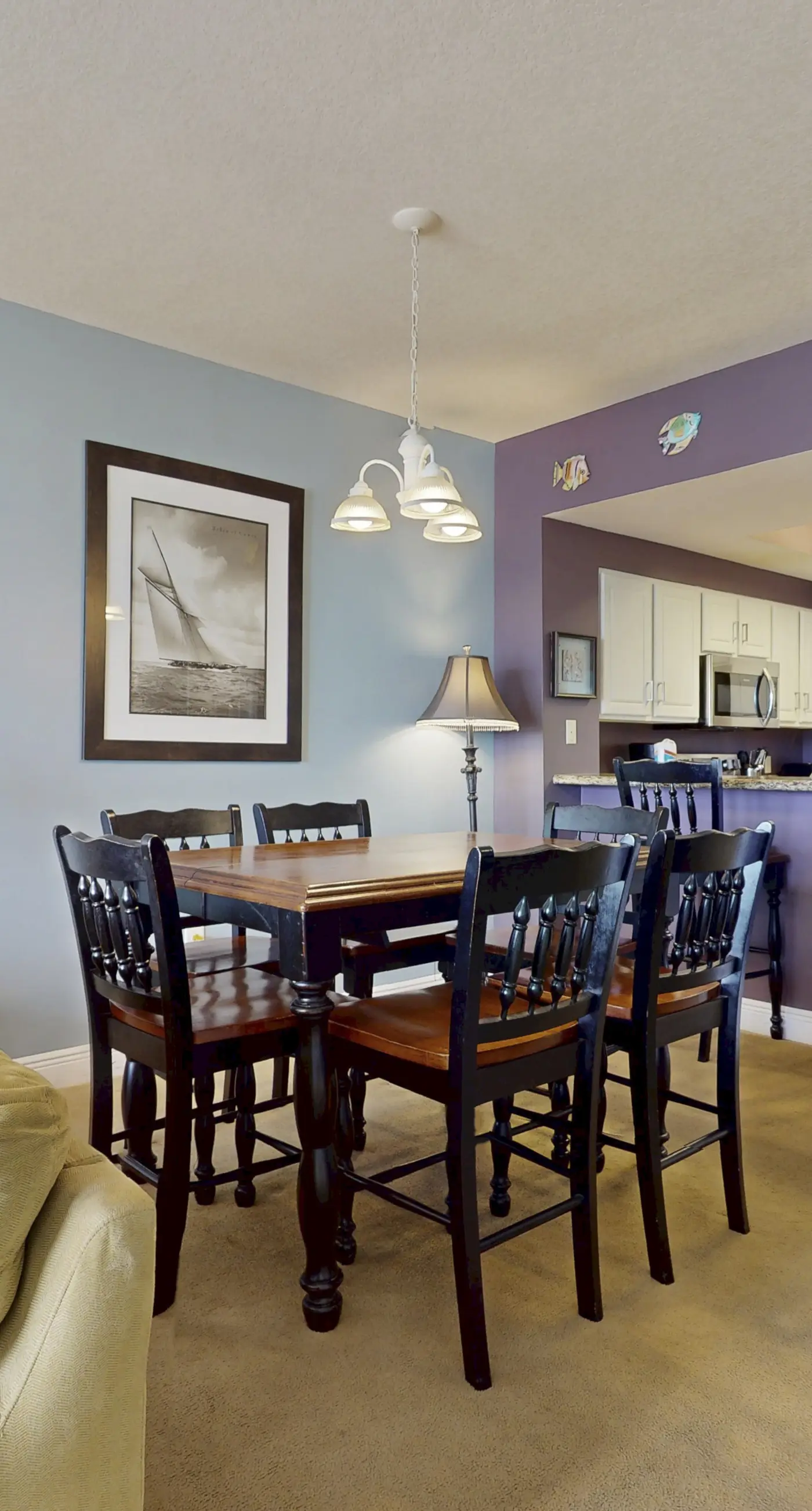 Charming 16th-floor condo w/furnished balcony, beach & Gulf views, shared pool