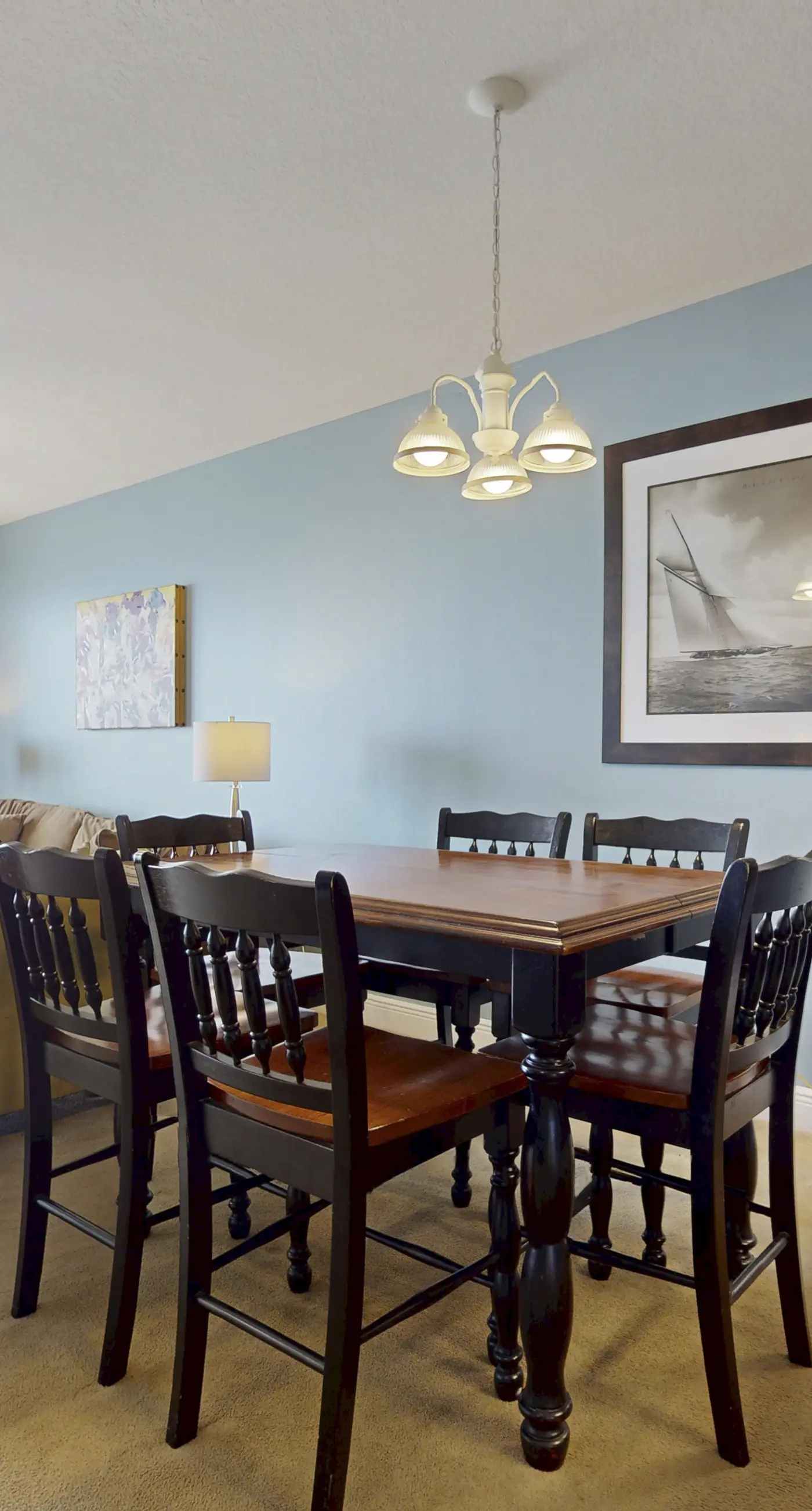 Charming 16th-floor condo w/furnished balcony, beach & Gulf views, shared pool