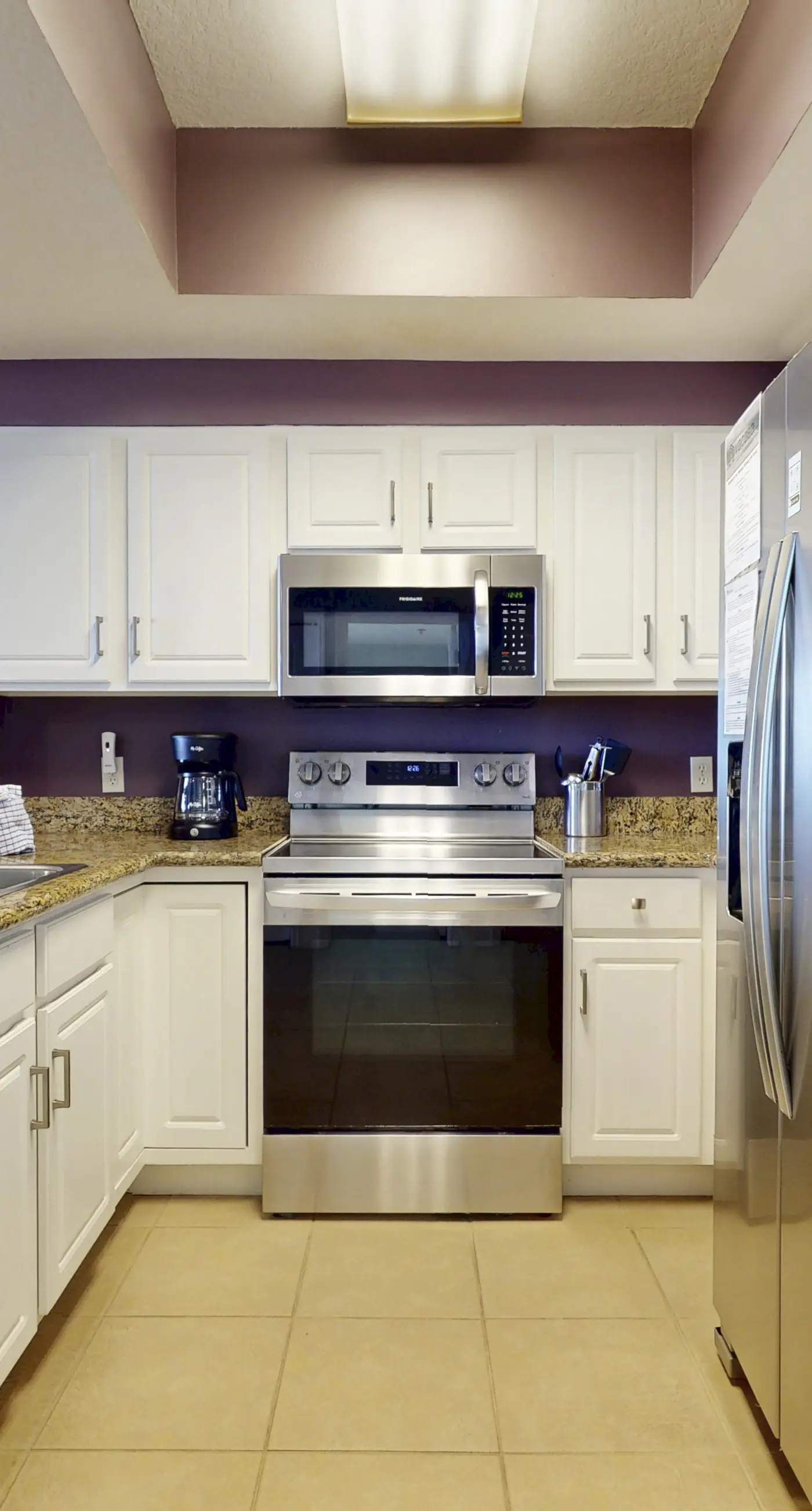 Charming 16th-floor condo w/furnished balcony, beach & Gulf views, shared pool