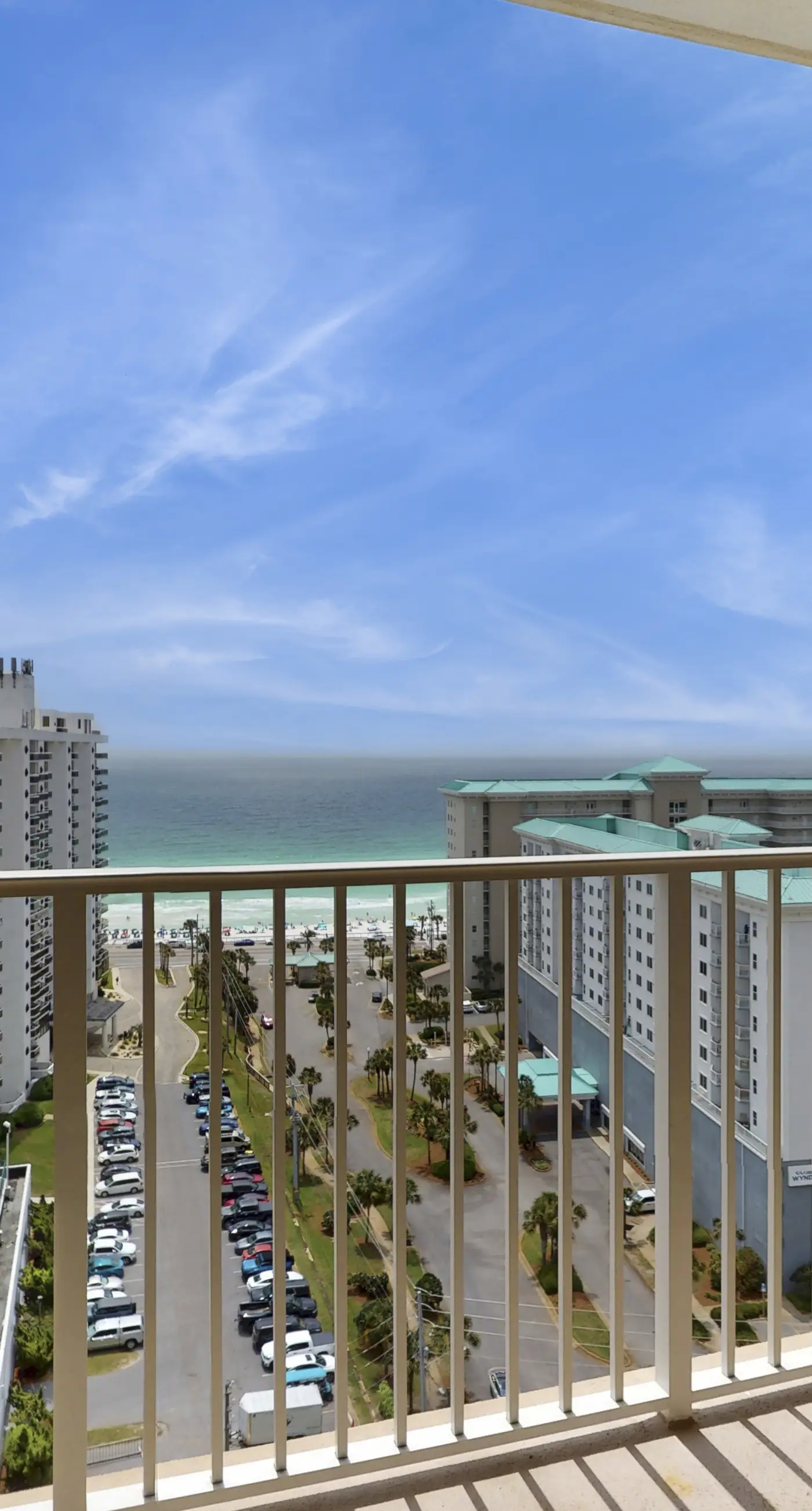 Charming 16th-floor condo w/furnished balcony, beach & Gulf views, shared pool