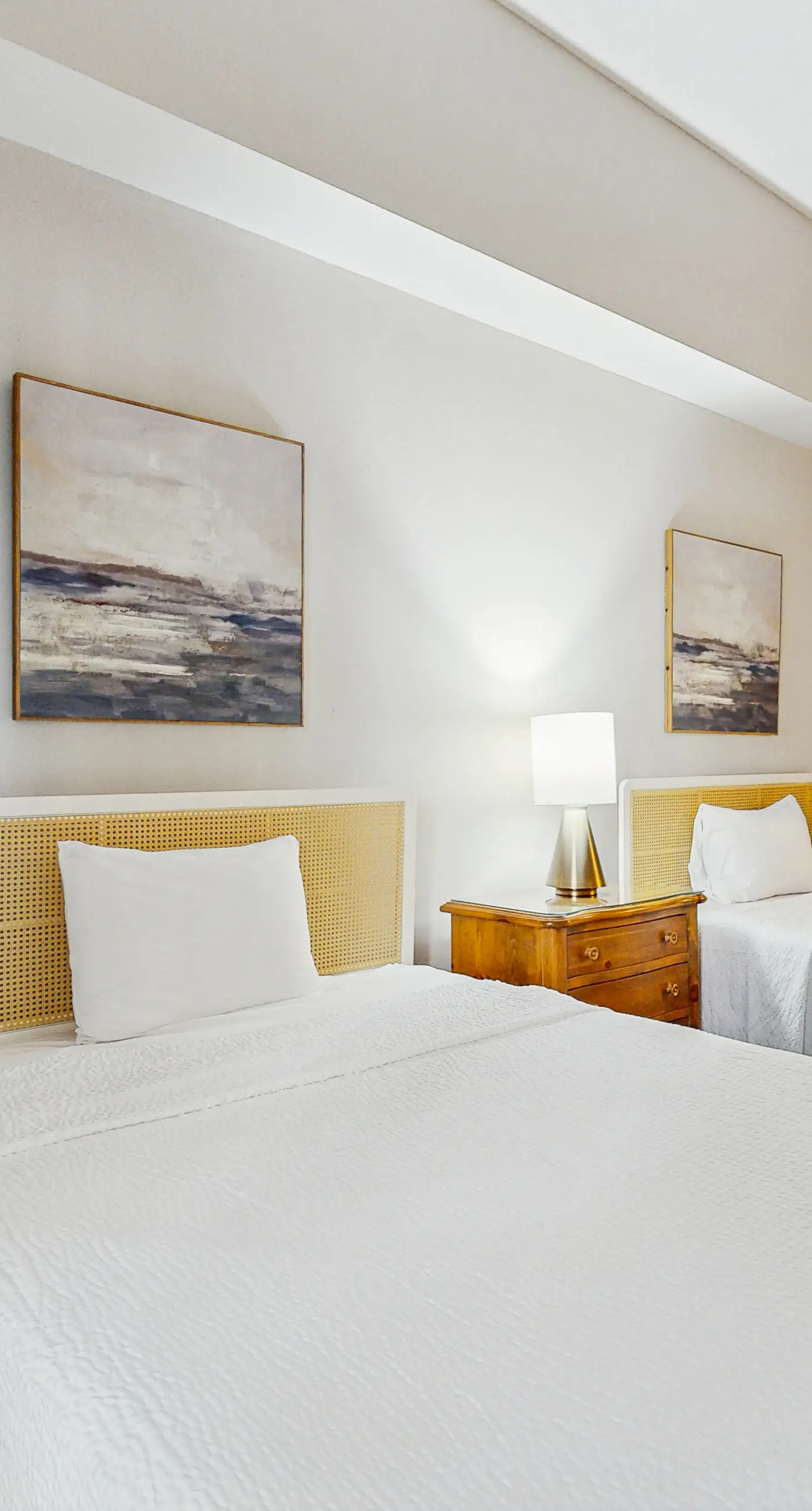 Cozy coastal studio with access to a pool, hot tub, tennis courts, grill, & spas