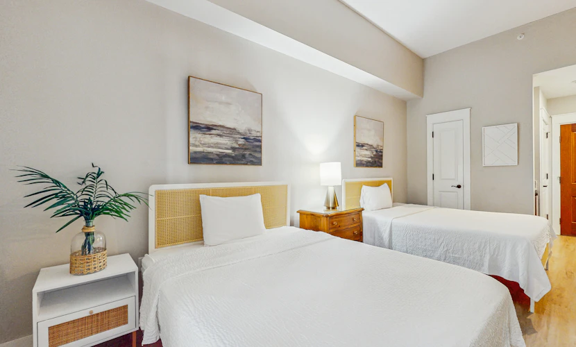 Cozy coastal studio with access to a pool, hot tub, tennis courts, grill, & spas