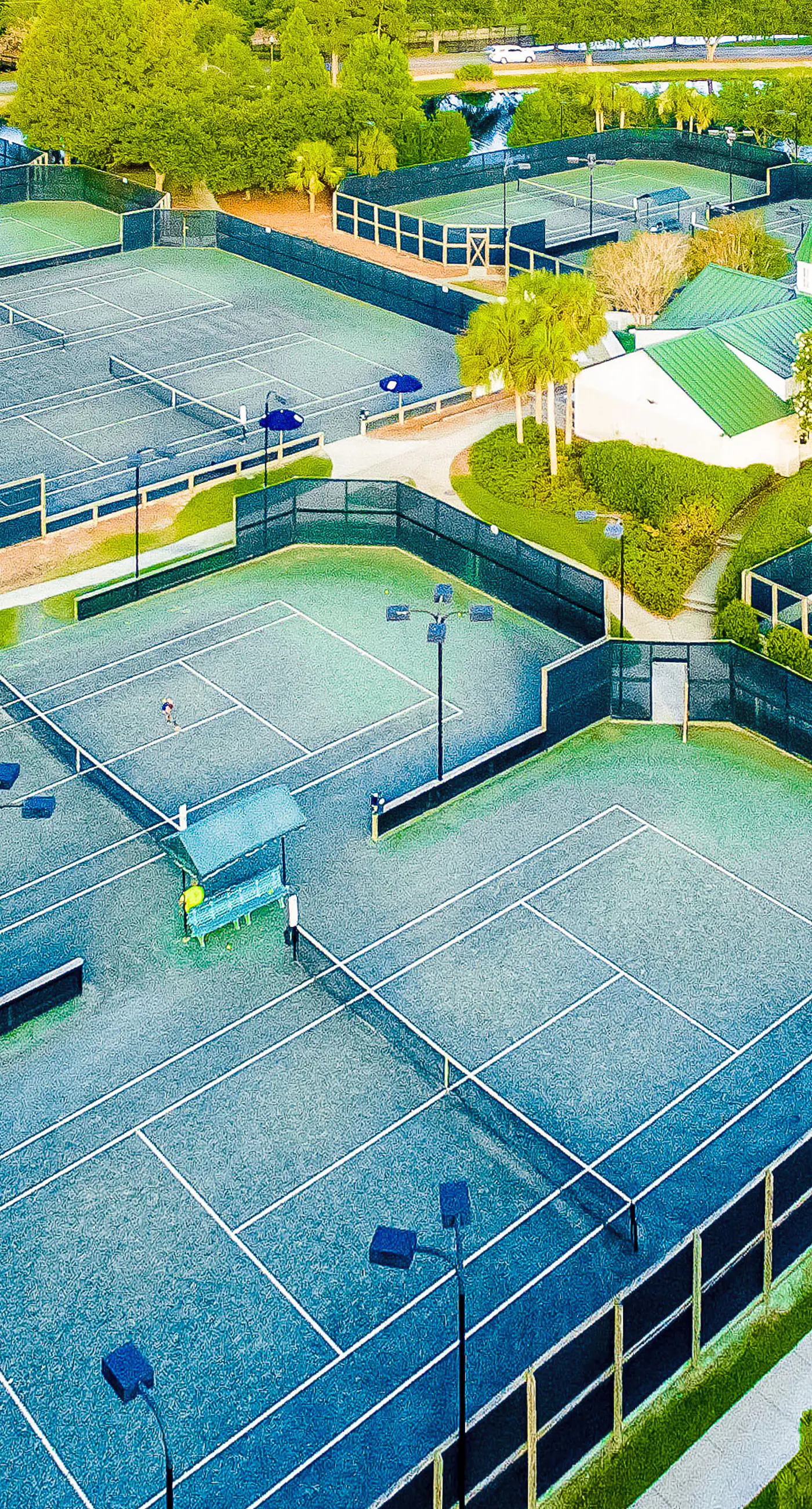 Cozy coastal studio with access to a pool, hot tub, tennis courts, grill, & spas