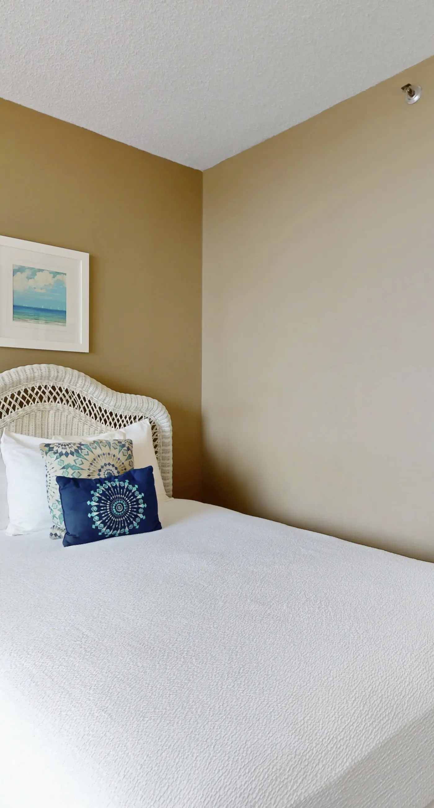 This cozy and bright resort studio is perfect for a beach getaway.