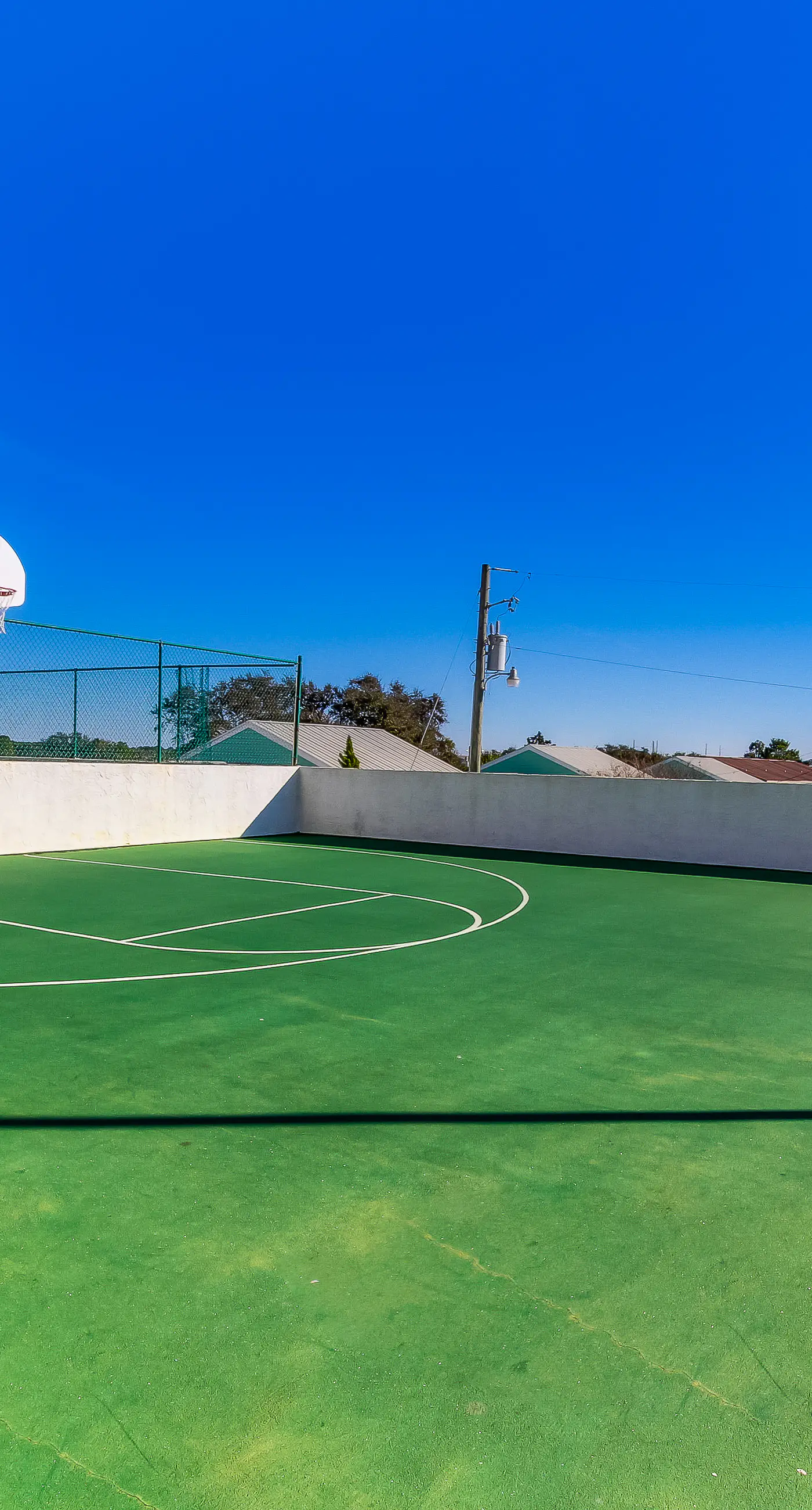 This cozy and bright resort studio is perfect for a beach getaway.