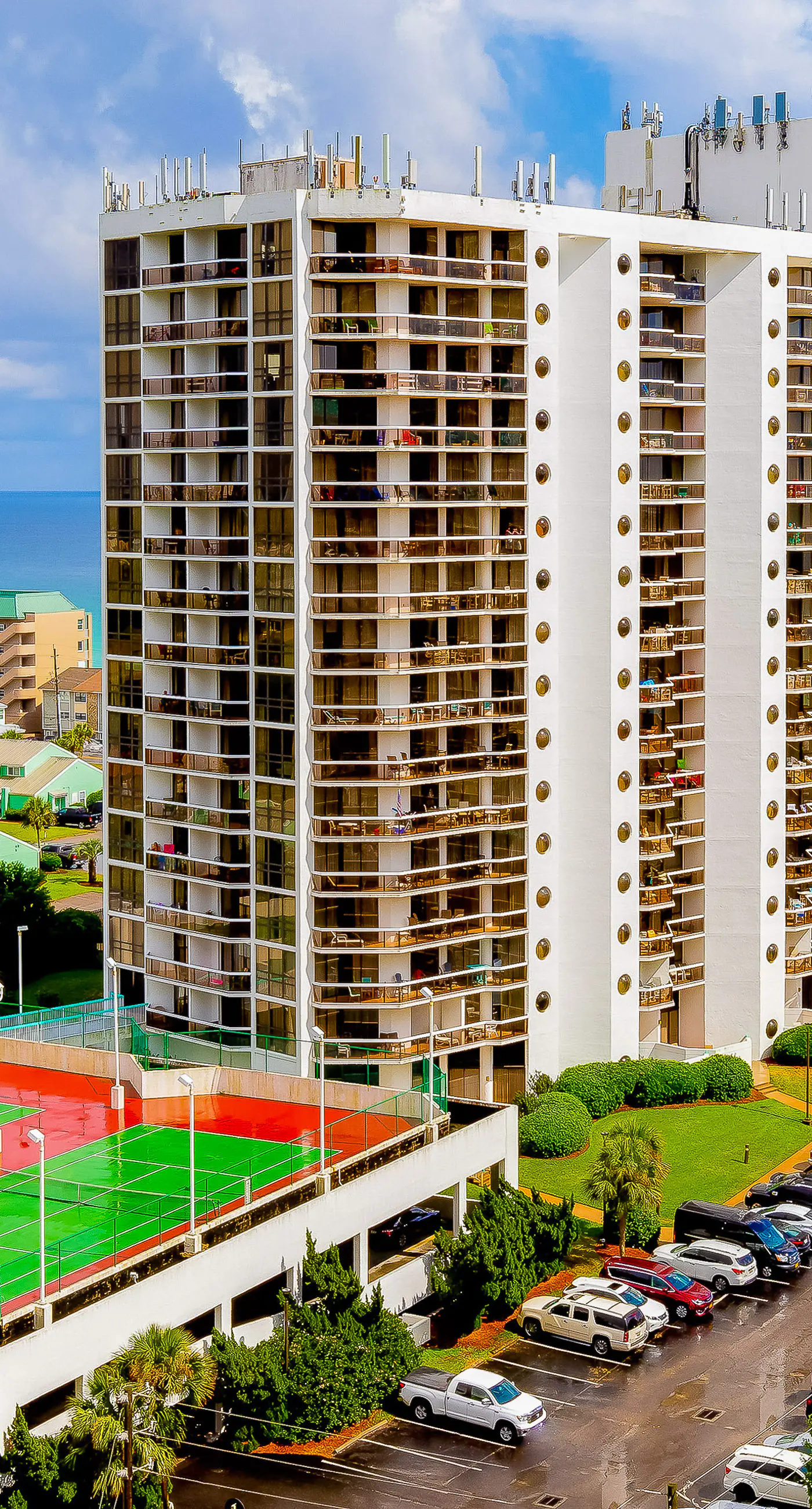 This cozy and bright resort studio is perfect for a beach getaway.