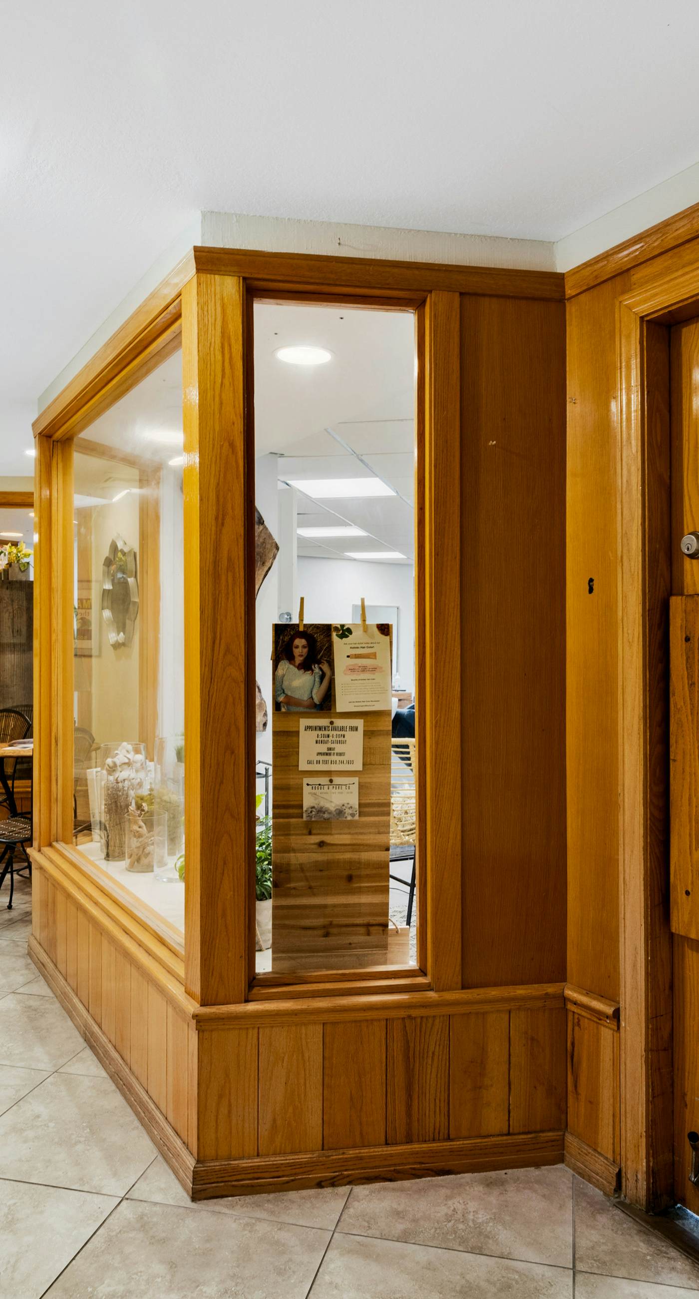 Coastal efficiency w/ shared pool, hot tub, tennis & easy beach access