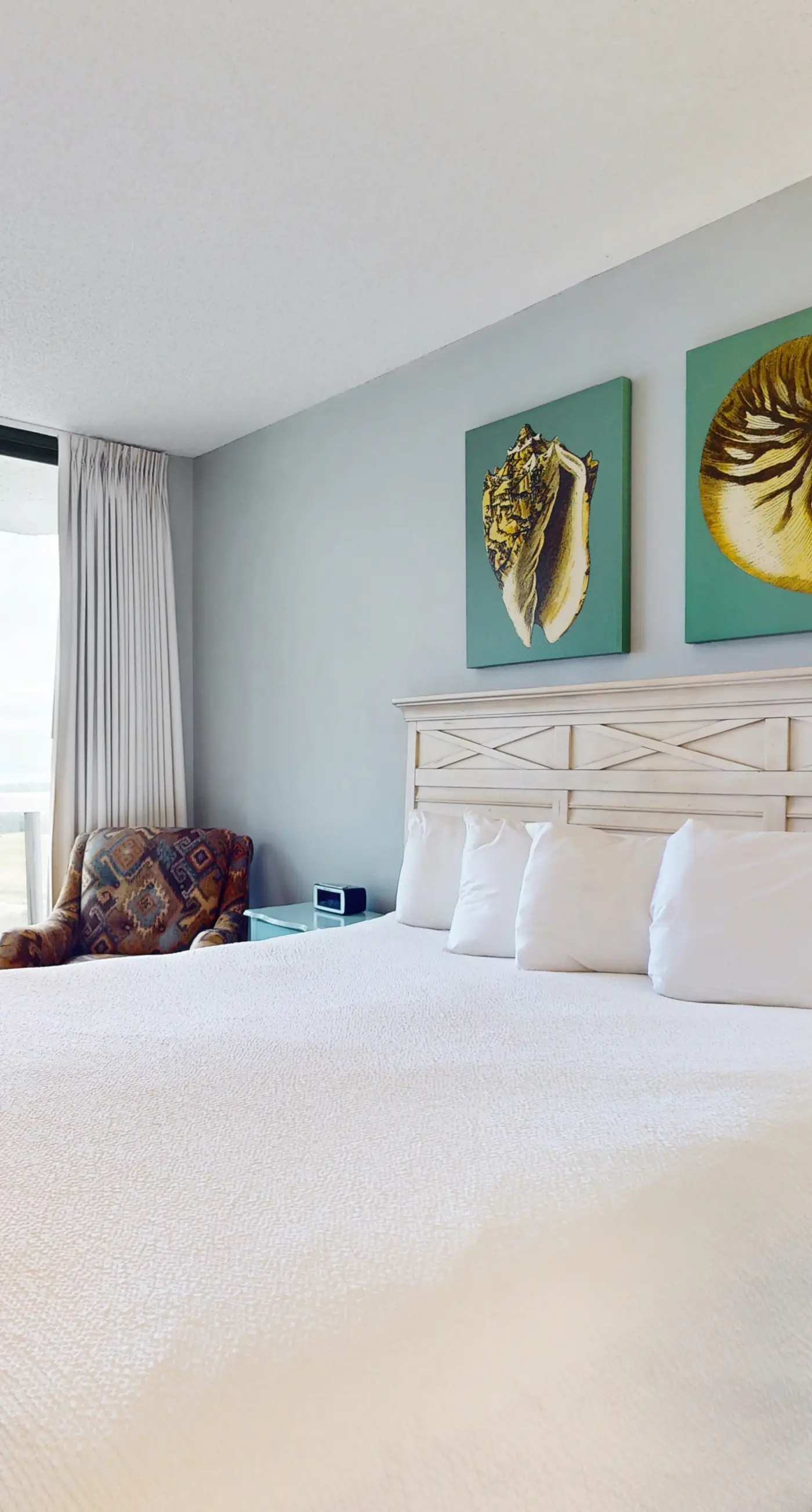 Charming coastal condo w/ shared pools, hot tub, sports courts, & beach access