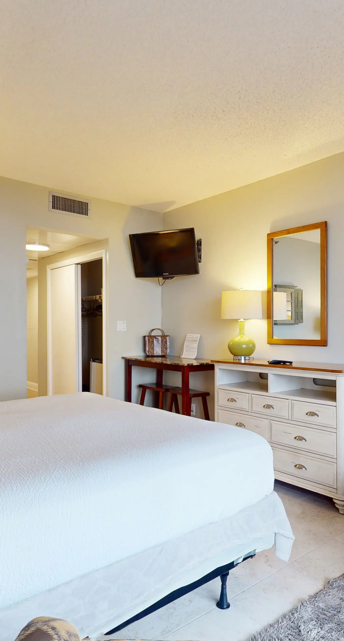 Charming coastal condo w/ shared pools, hot tub, sports courts, & beach access