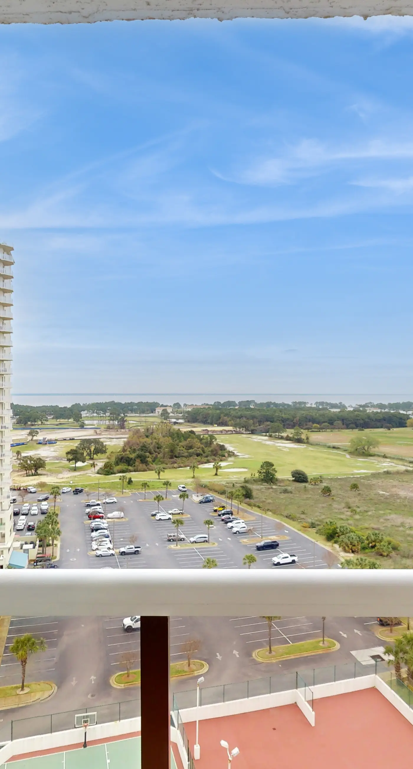 Charming coastal condo w/ shared pools, hot tub, sports courts, & beach access