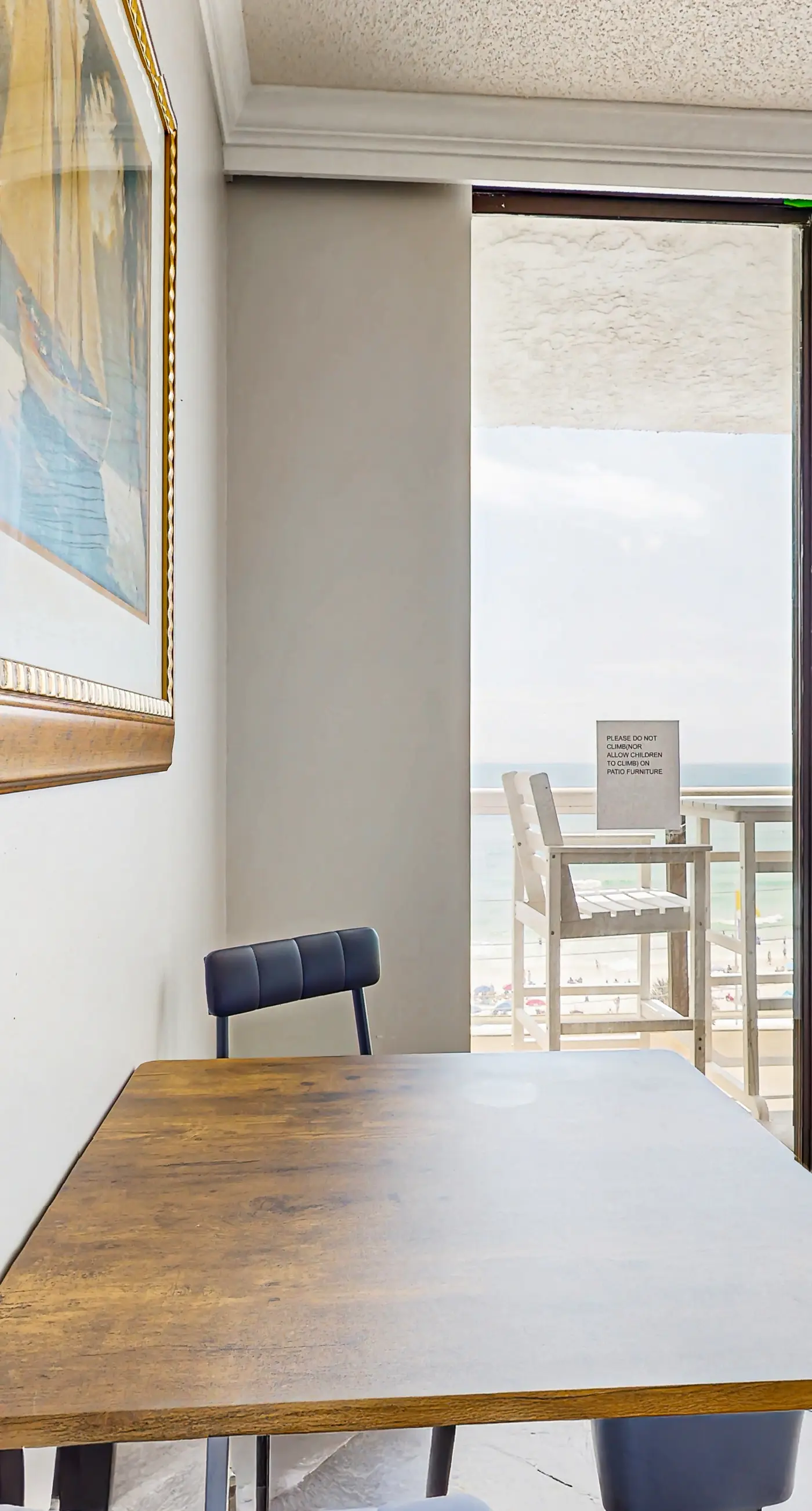 Gulf-front studio with gorgeous views, shared pool & hot tub, central AC, WiFi