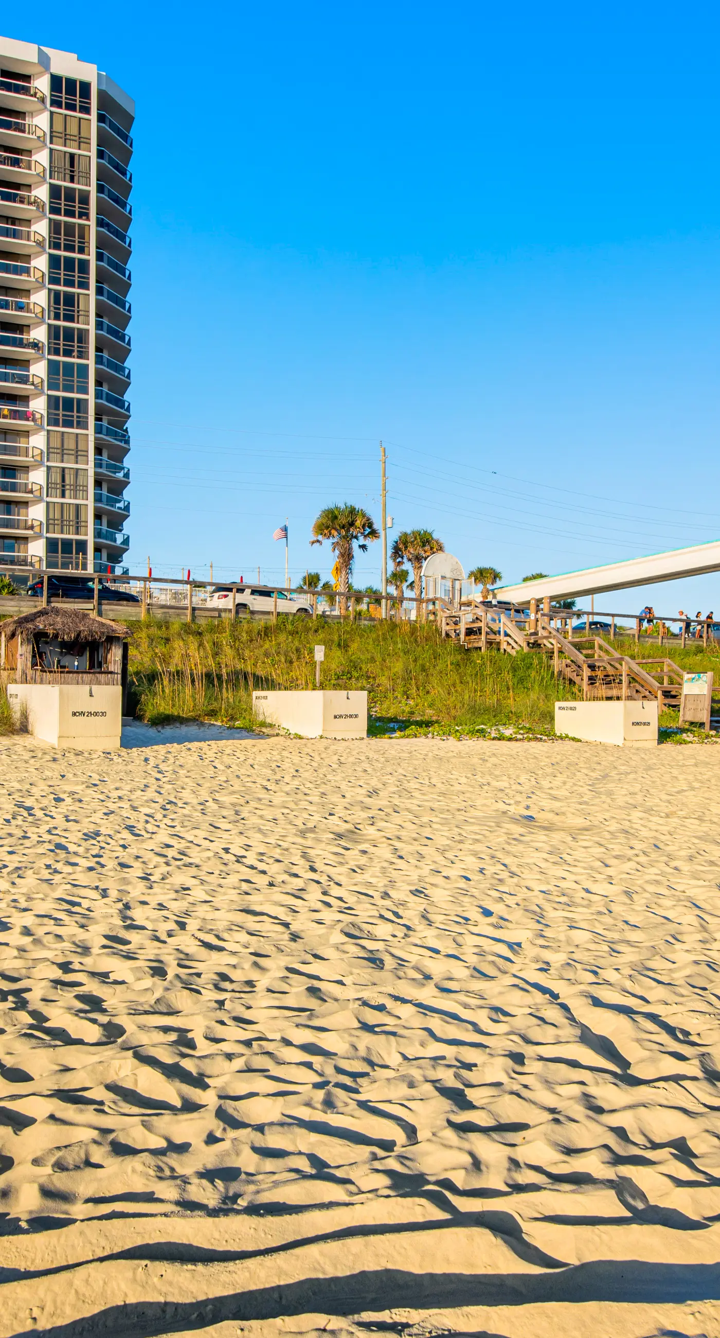 Gulf-front studio with gorgeous views, shared pool & hot tub, central AC, WiFi