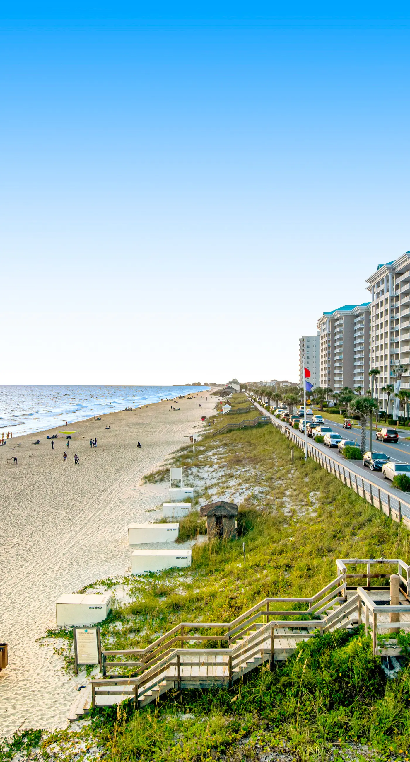 Gulf-front studio with gorgeous views, shared pool & hot tub, central AC, WiFi