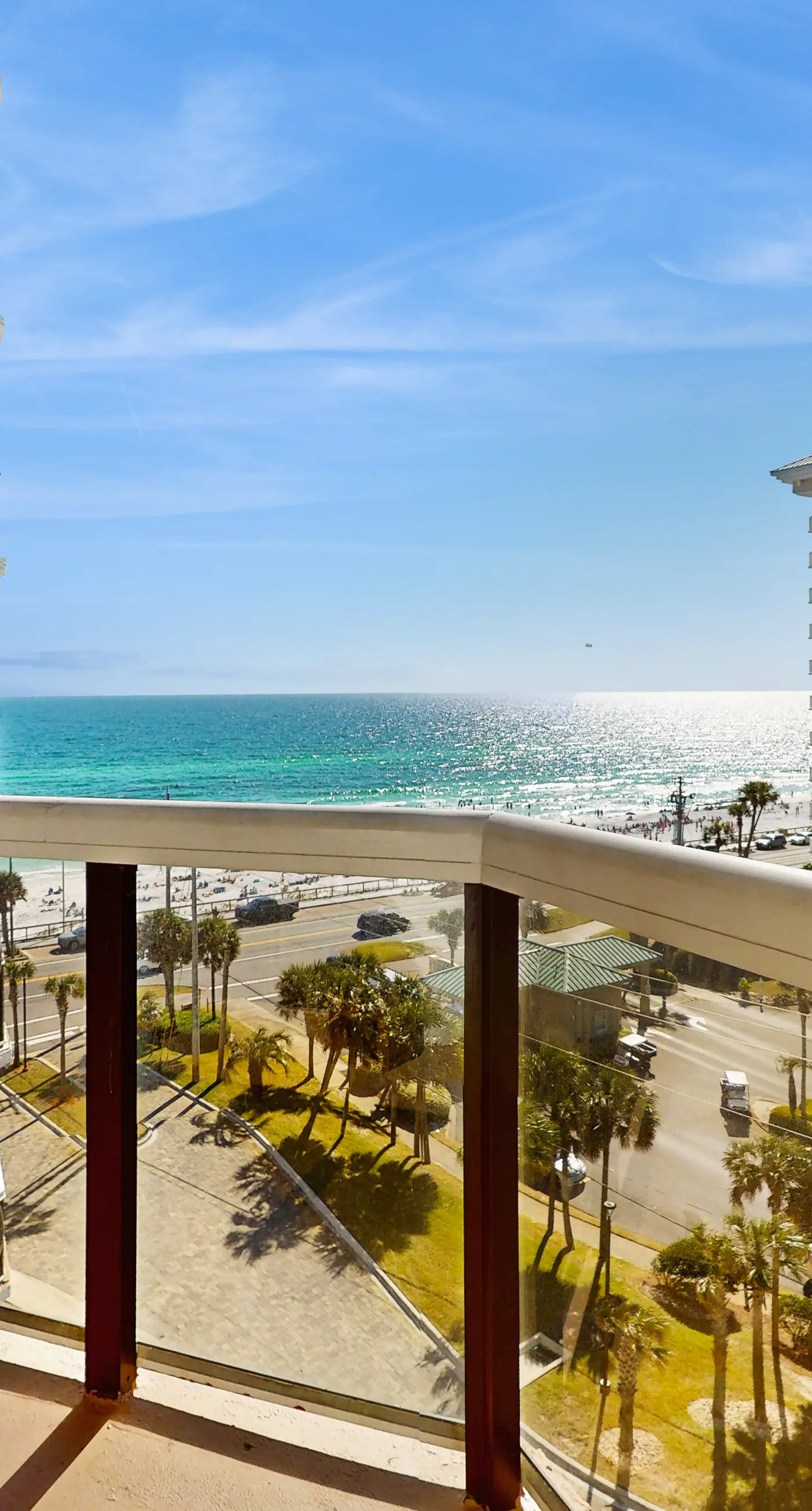 Cozy escape with Gulf views from balcony, pool, hot tub & W/D - access to beach