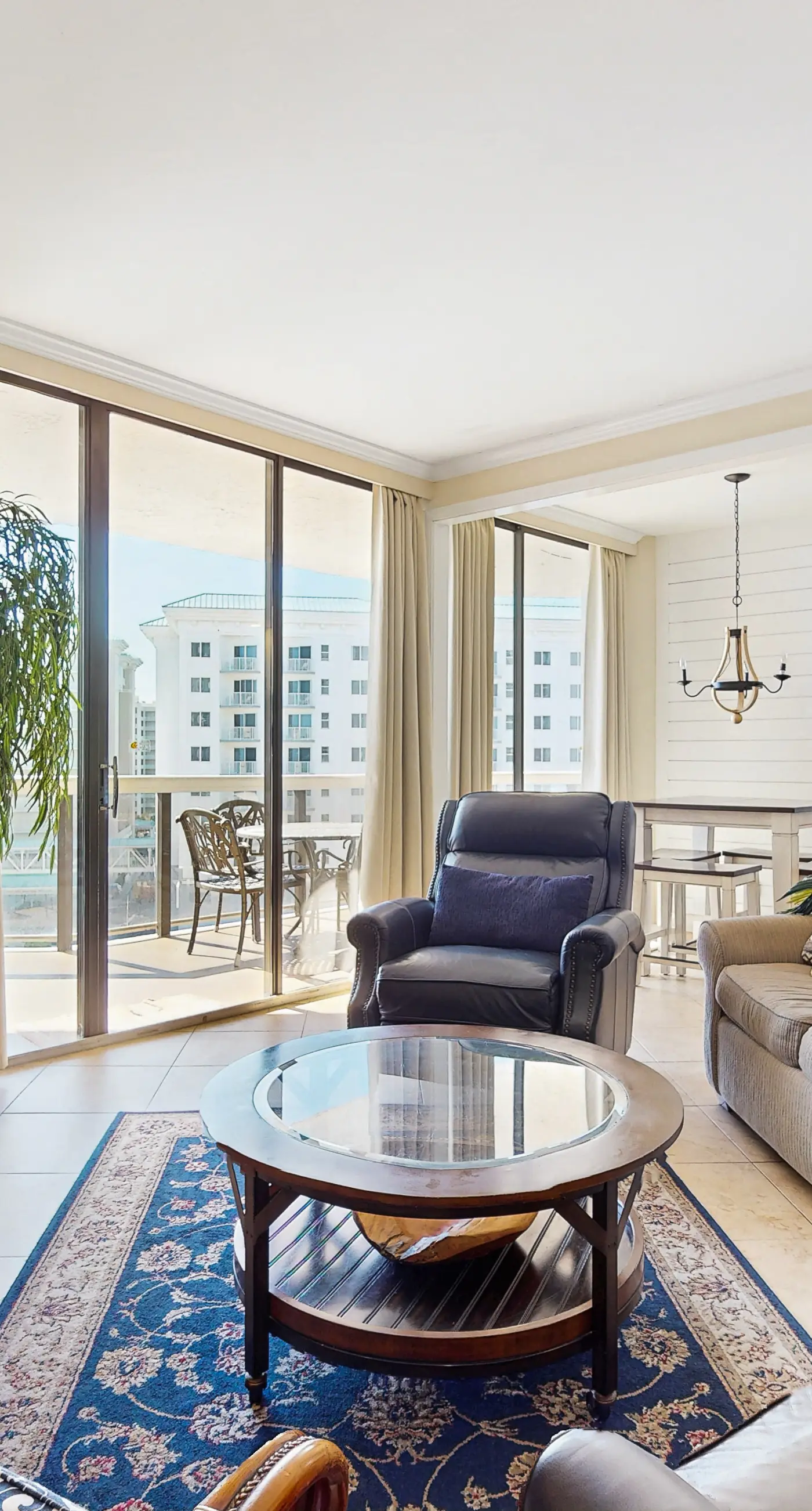 Cozy escape with Gulf views from balcony, pool, hot tub & W/D - access to beach