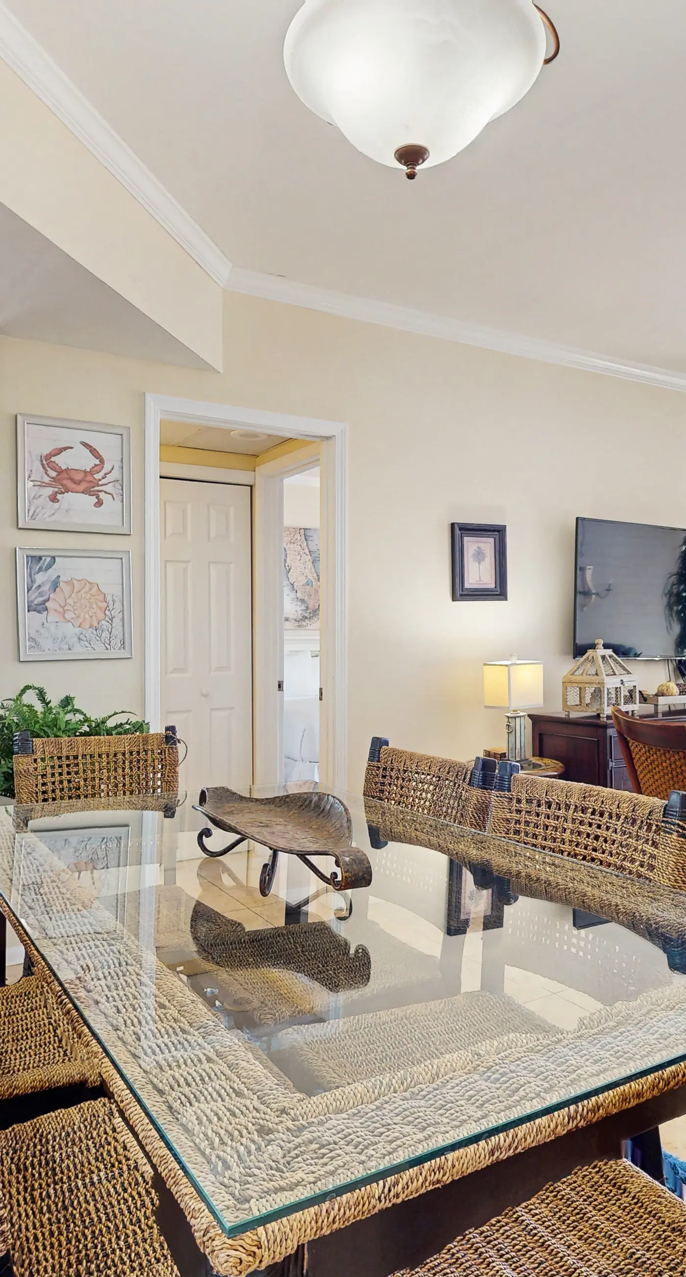 Cozy escape with Gulf views from balcony, pool, hot tub & W/D - access to beach