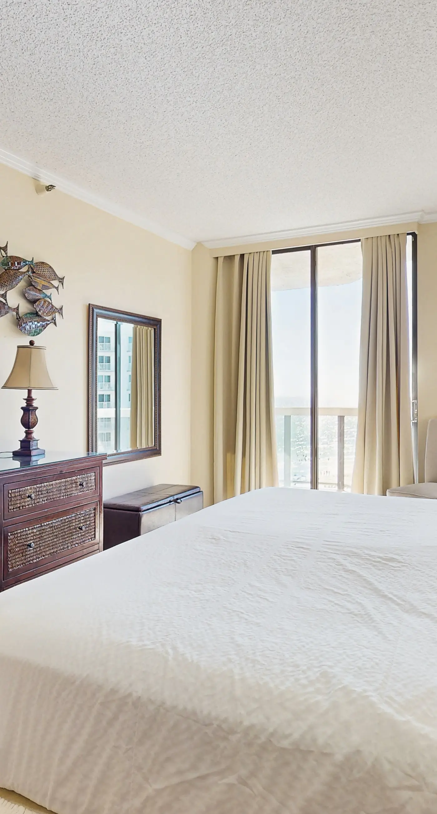 Cozy escape with Gulf views from balcony, pool, hot tub & W/D - access to beach