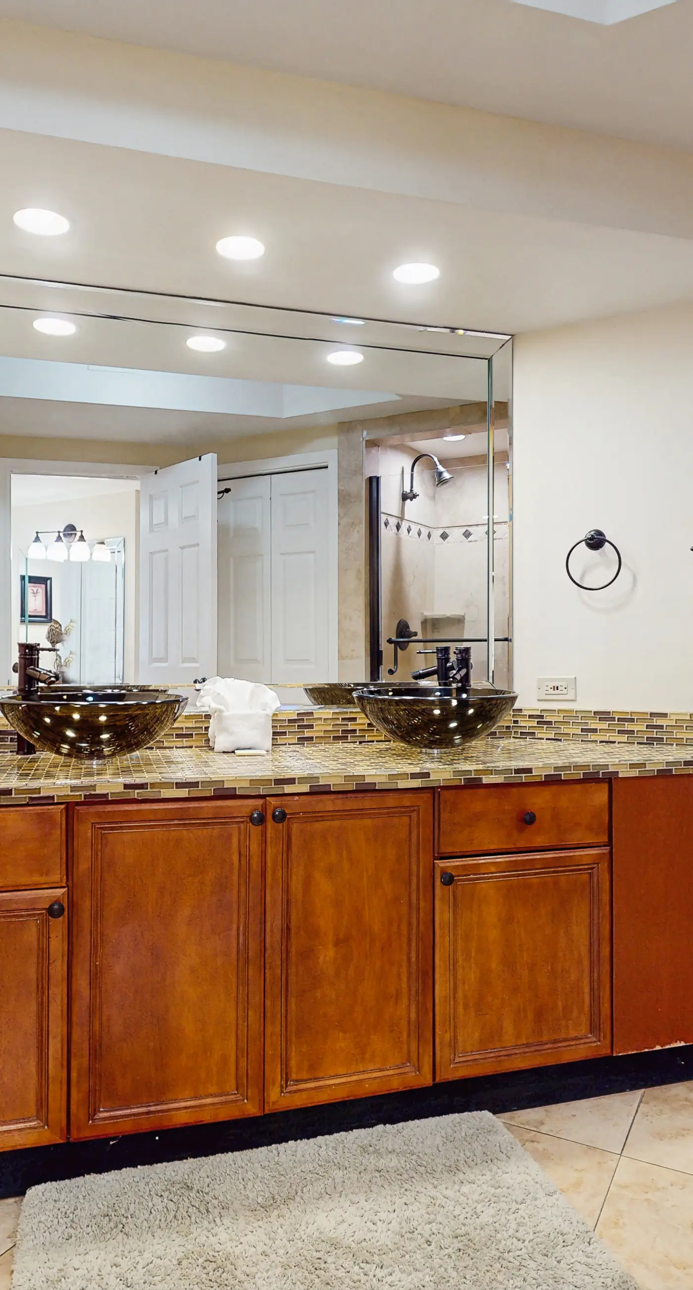 Cozy escape with Gulf views from balcony, pool, hot tub & W/D - access to beach