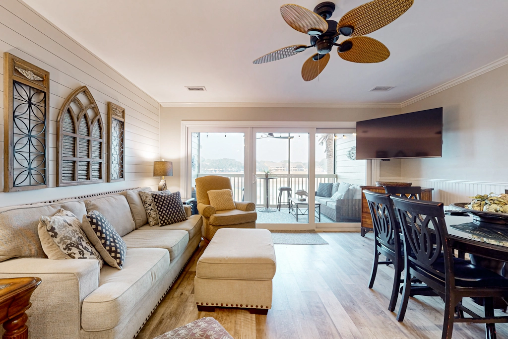 Dog-friendly condo with WiFi & AC, resort pools & relaxing balcony