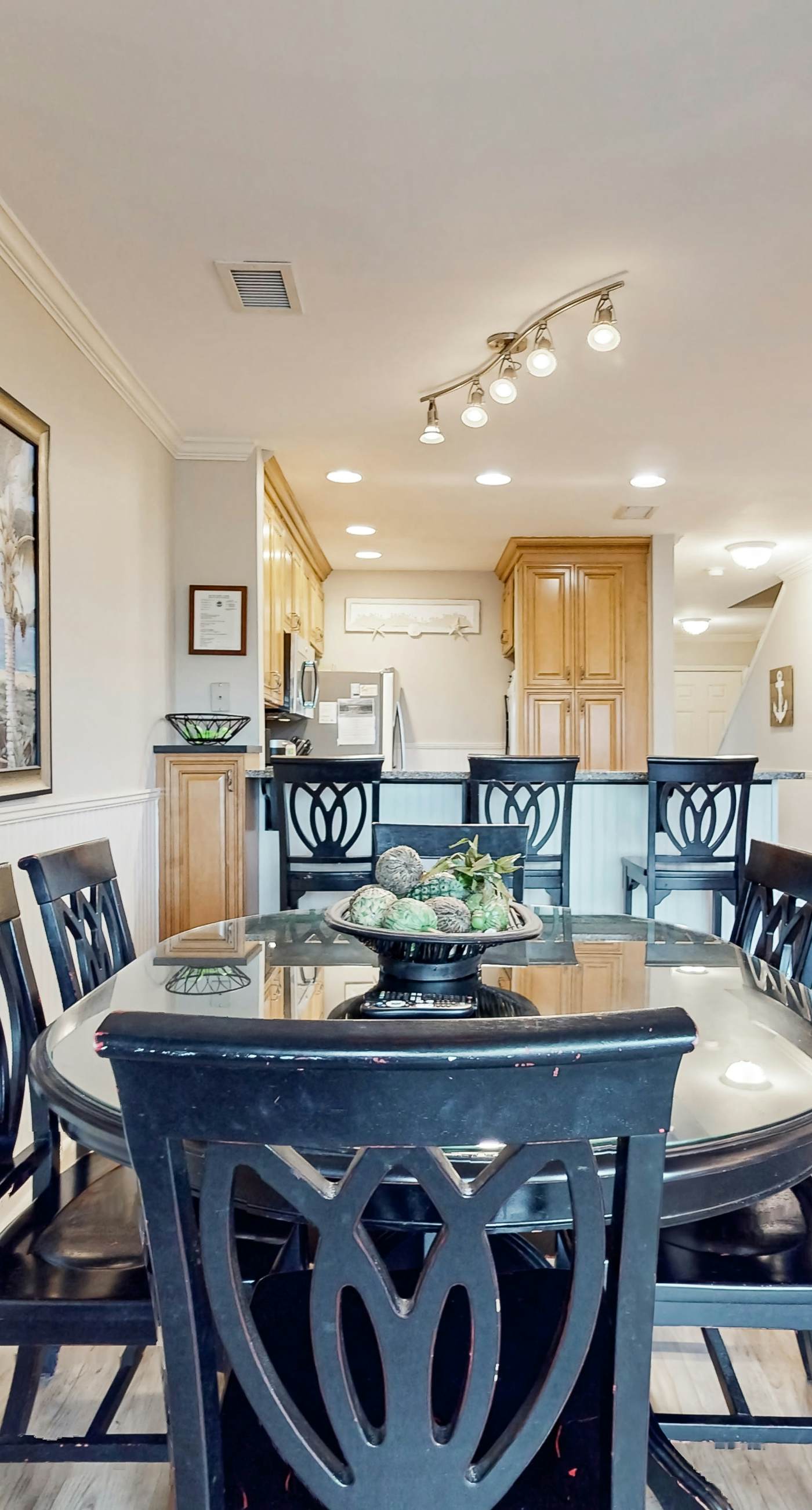 Dog-friendly condo with WiFi & AC, resort pools & relaxing balcony