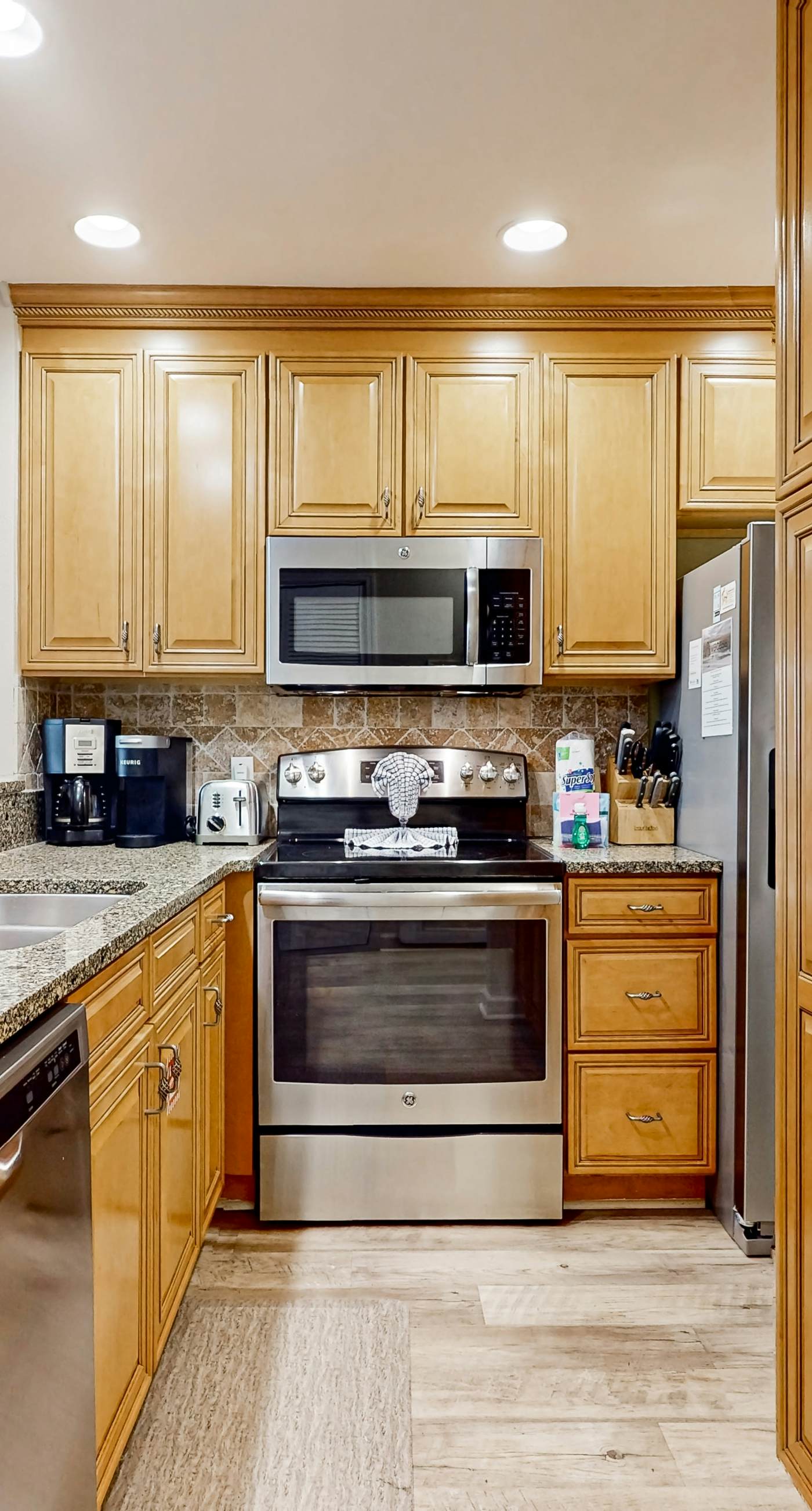 Dog-friendly condo with WiFi & AC, resort pools & relaxing balcony