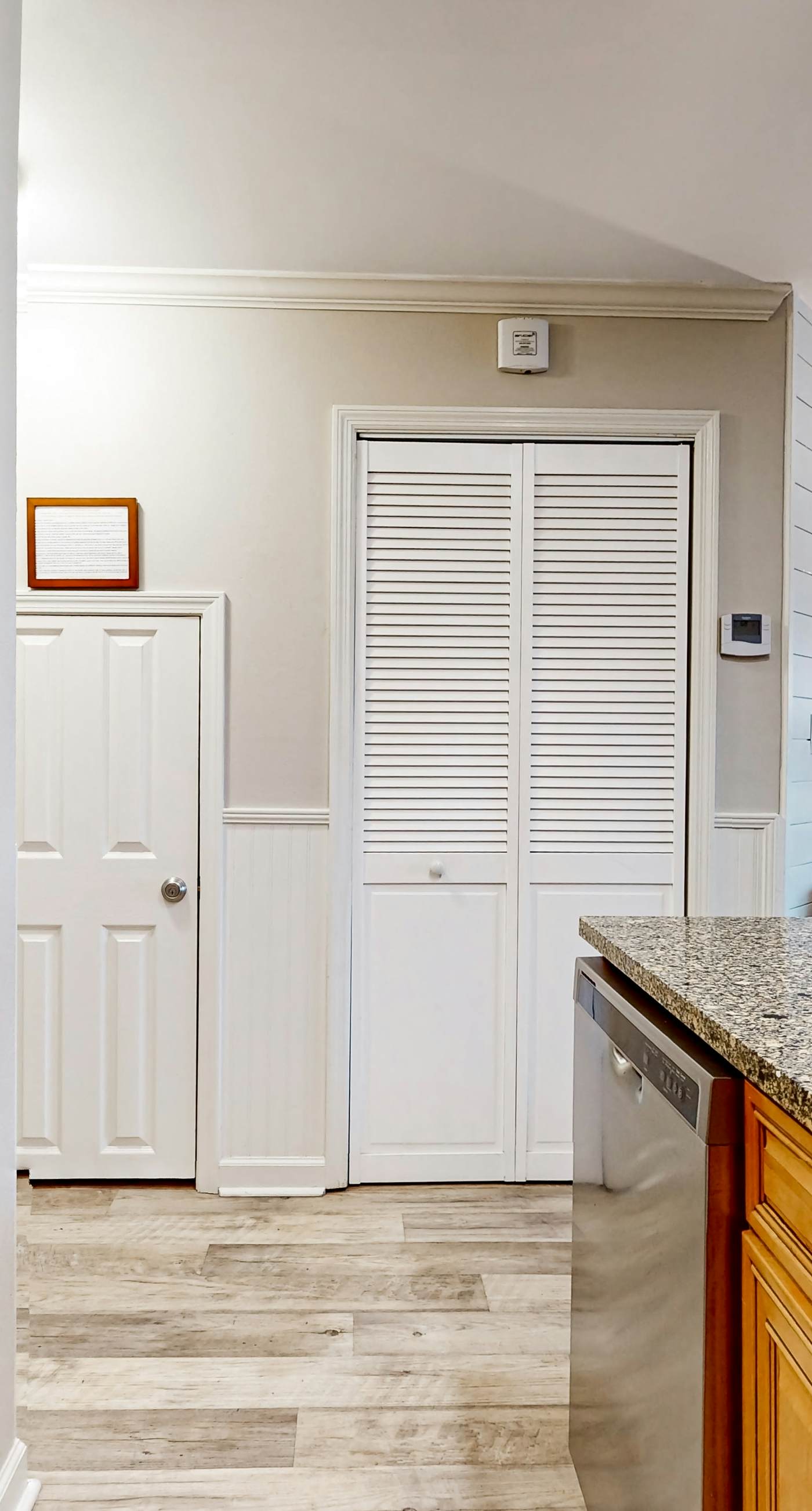 Dog-friendly condo with WiFi & AC, resort pools & relaxing balcony