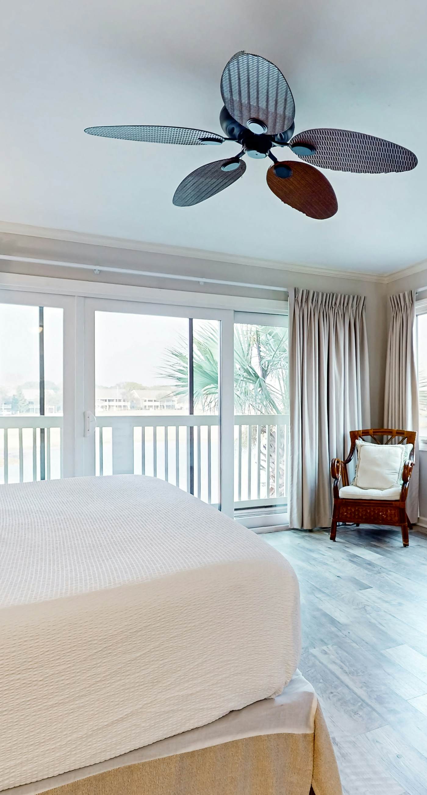 Dog-friendly condo with WiFi & AC, resort pools & relaxing balcony