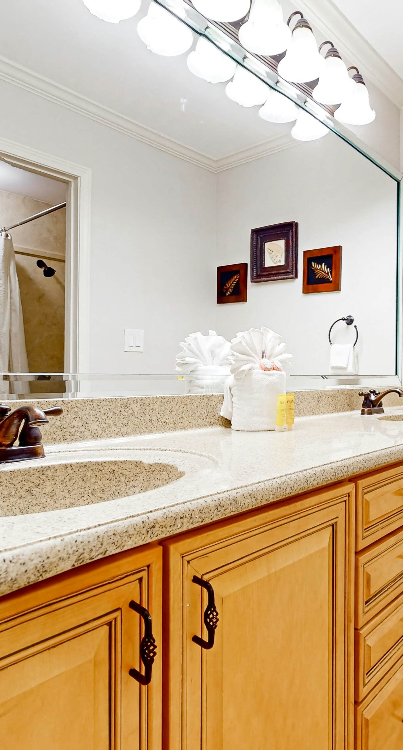 Dog-friendly condo with WiFi & AC, resort pools & relaxing balcony