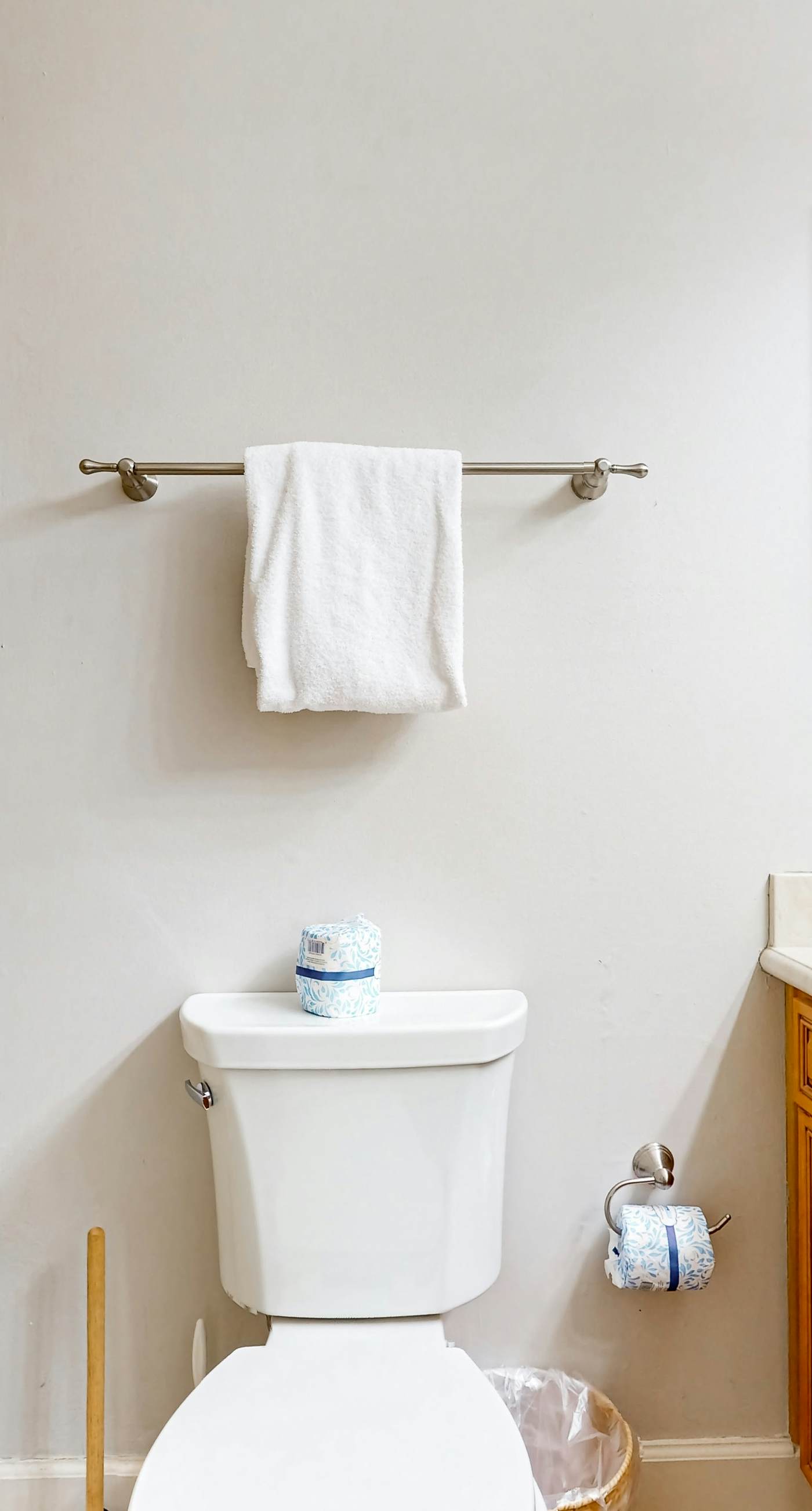 Dog-friendly condo with WiFi & AC, resort pools & relaxing balcony