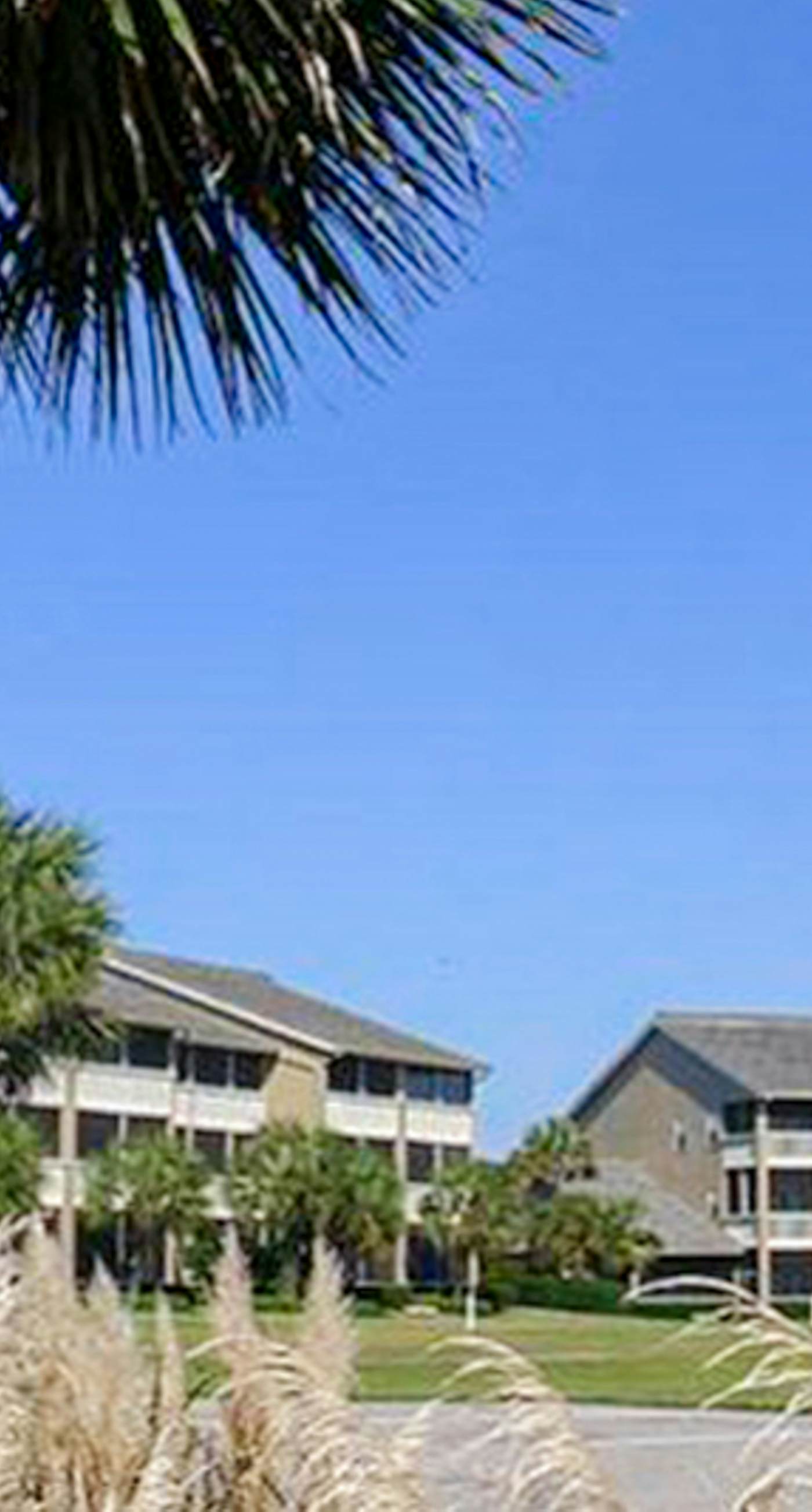 Dog-friendly condo with WiFi & AC, resort pools & relaxing balcony