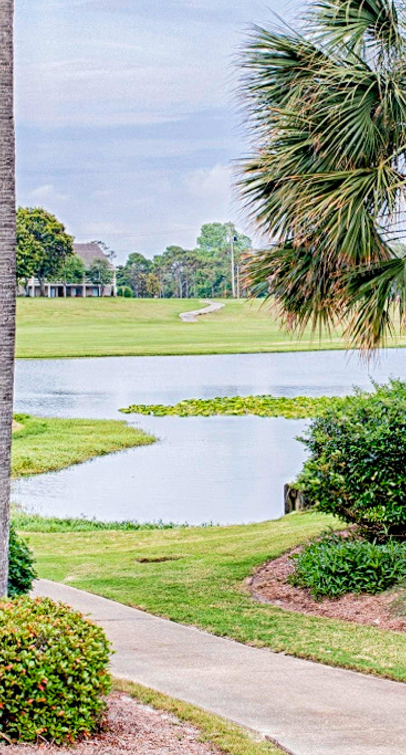 Dog-friendly condo with WiFi & AC, resort pools & relaxing balcony