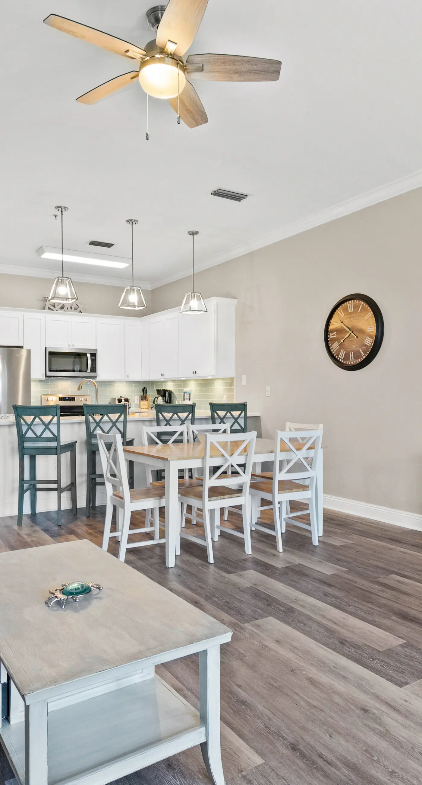 Gorgeous lakefront home with shared pool and beach access