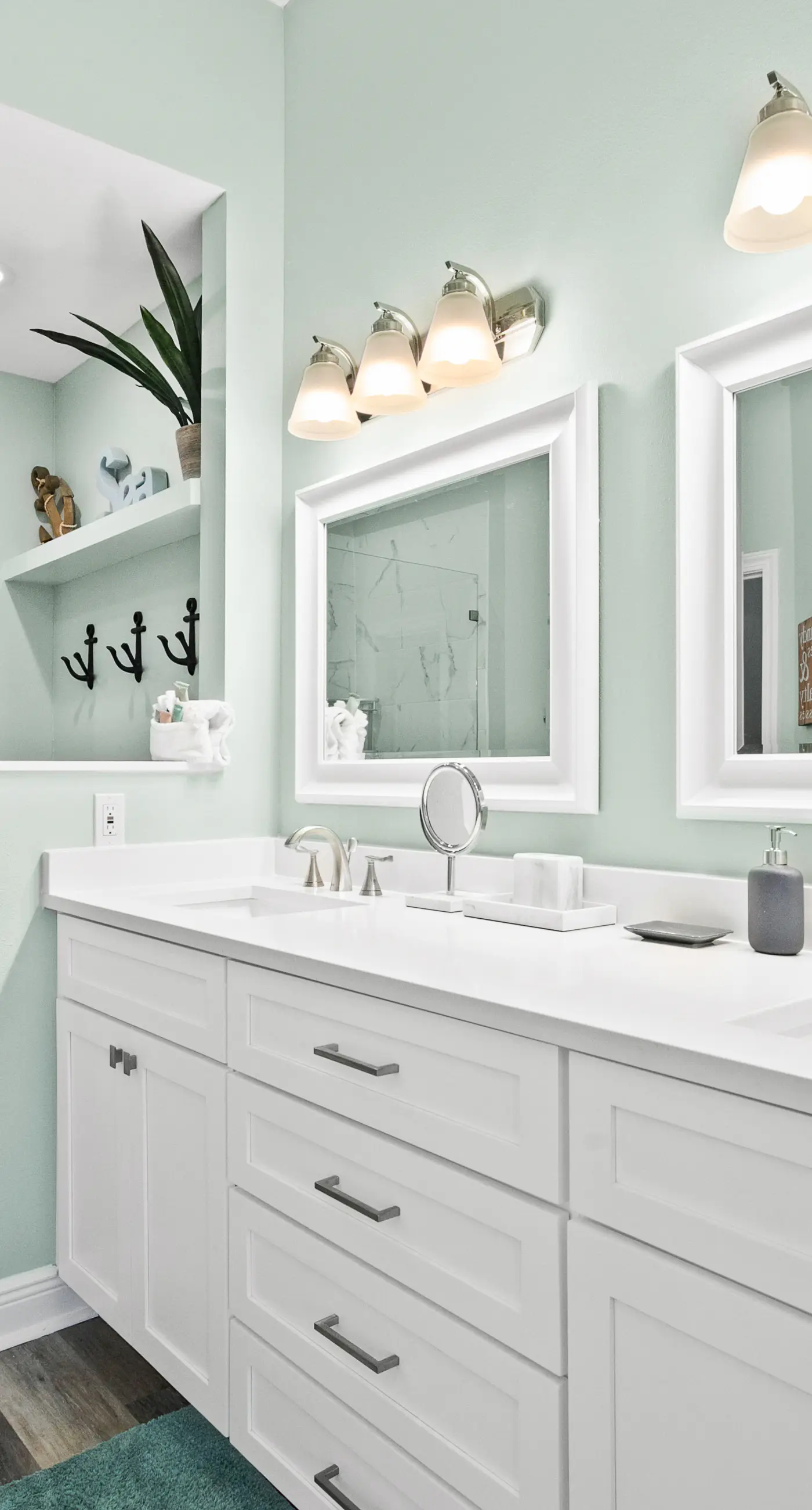 Gorgeous lakefront home with shared pool and beach access