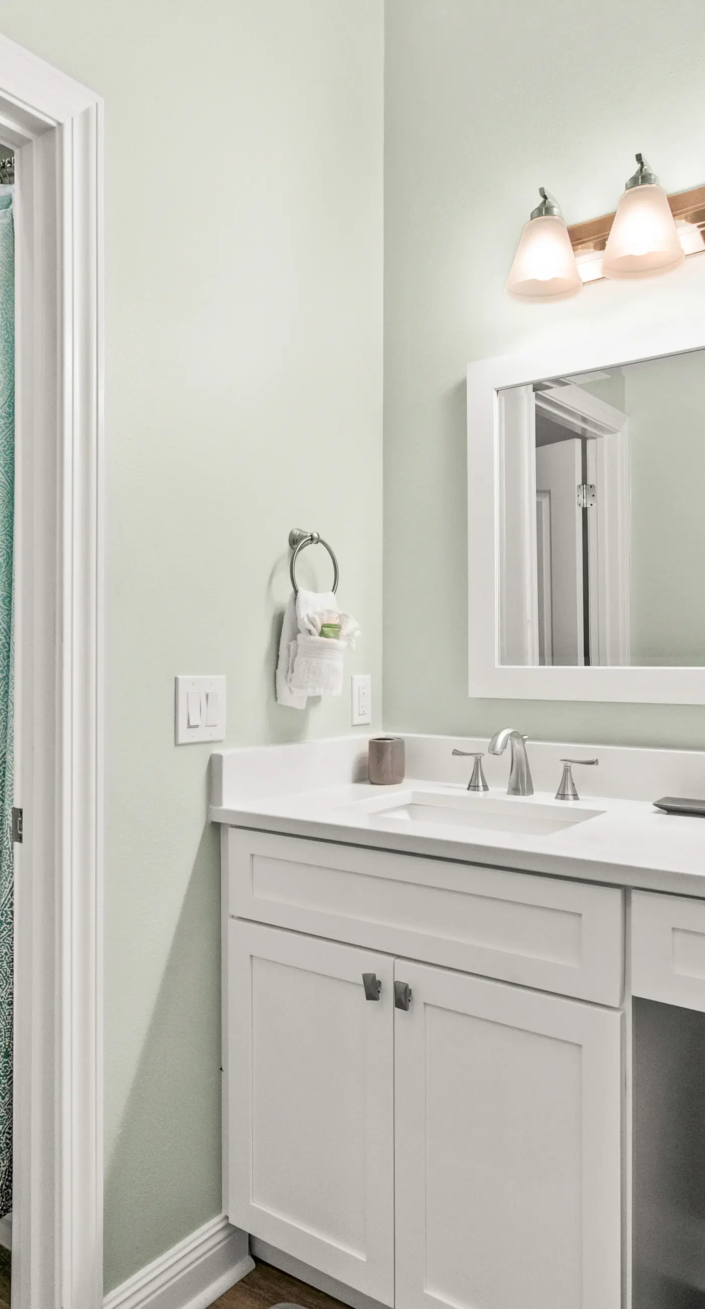 Gorgeous lakefront home with shared pool and beach access