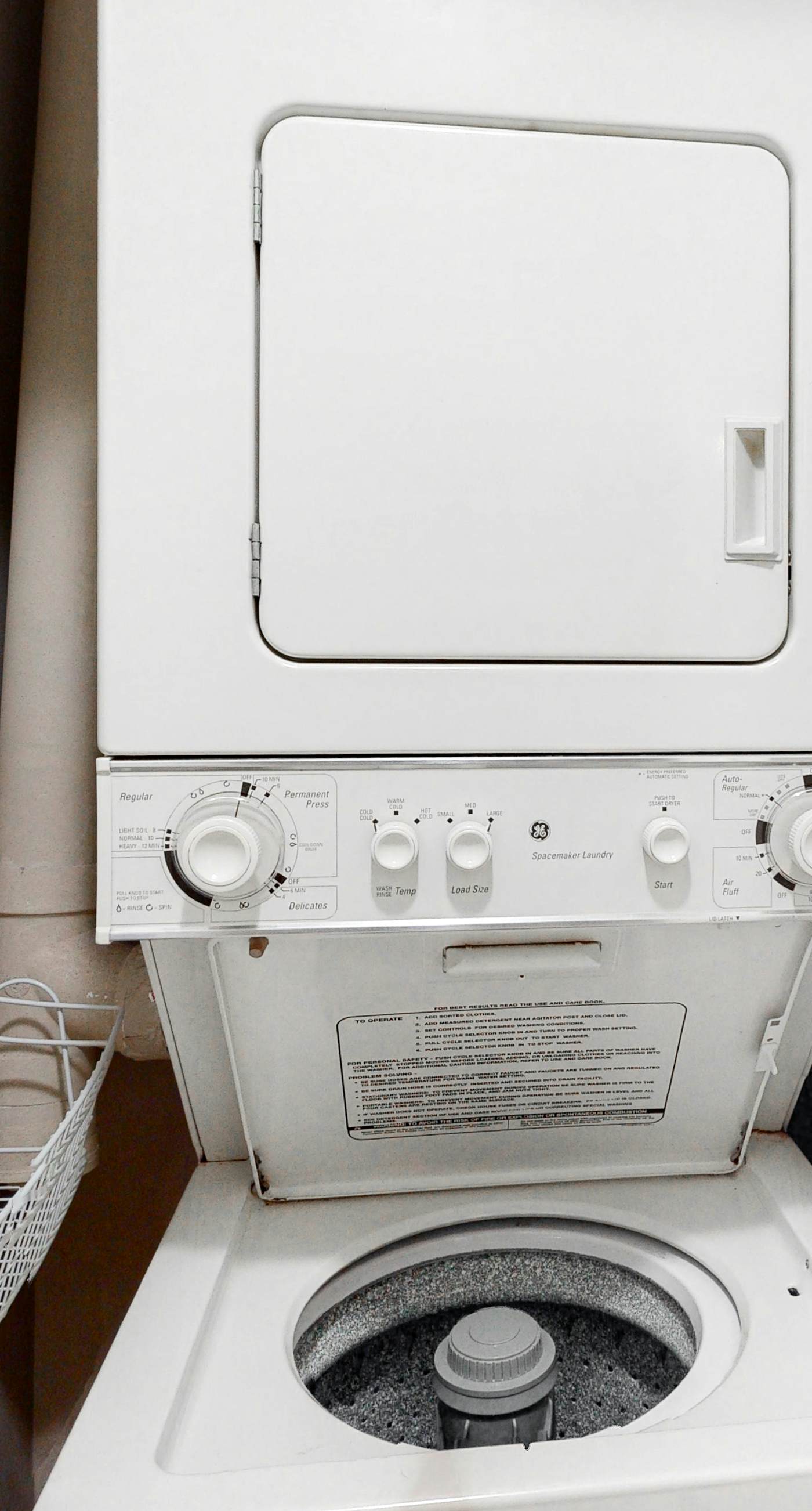 Comfortable dog-friendly townhome with full kitchen - walk to the beach