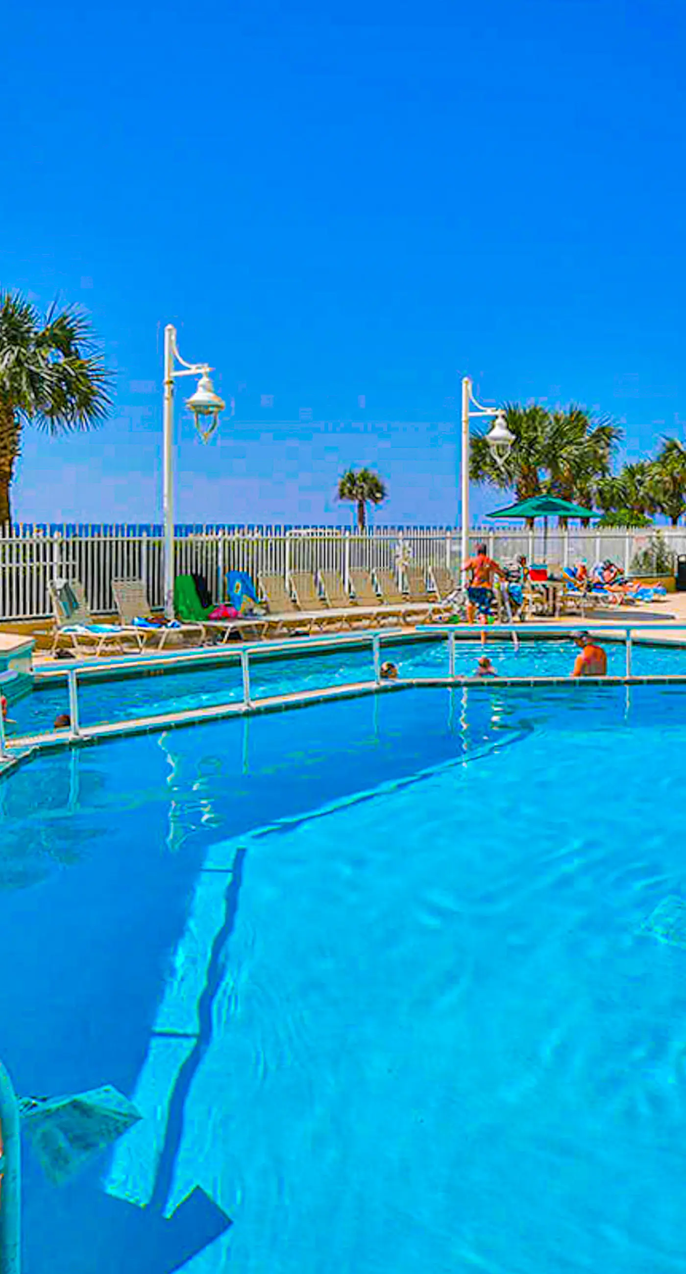 Lovely gulf-front condo with pool, hot tub, central AC, & washer/dryer