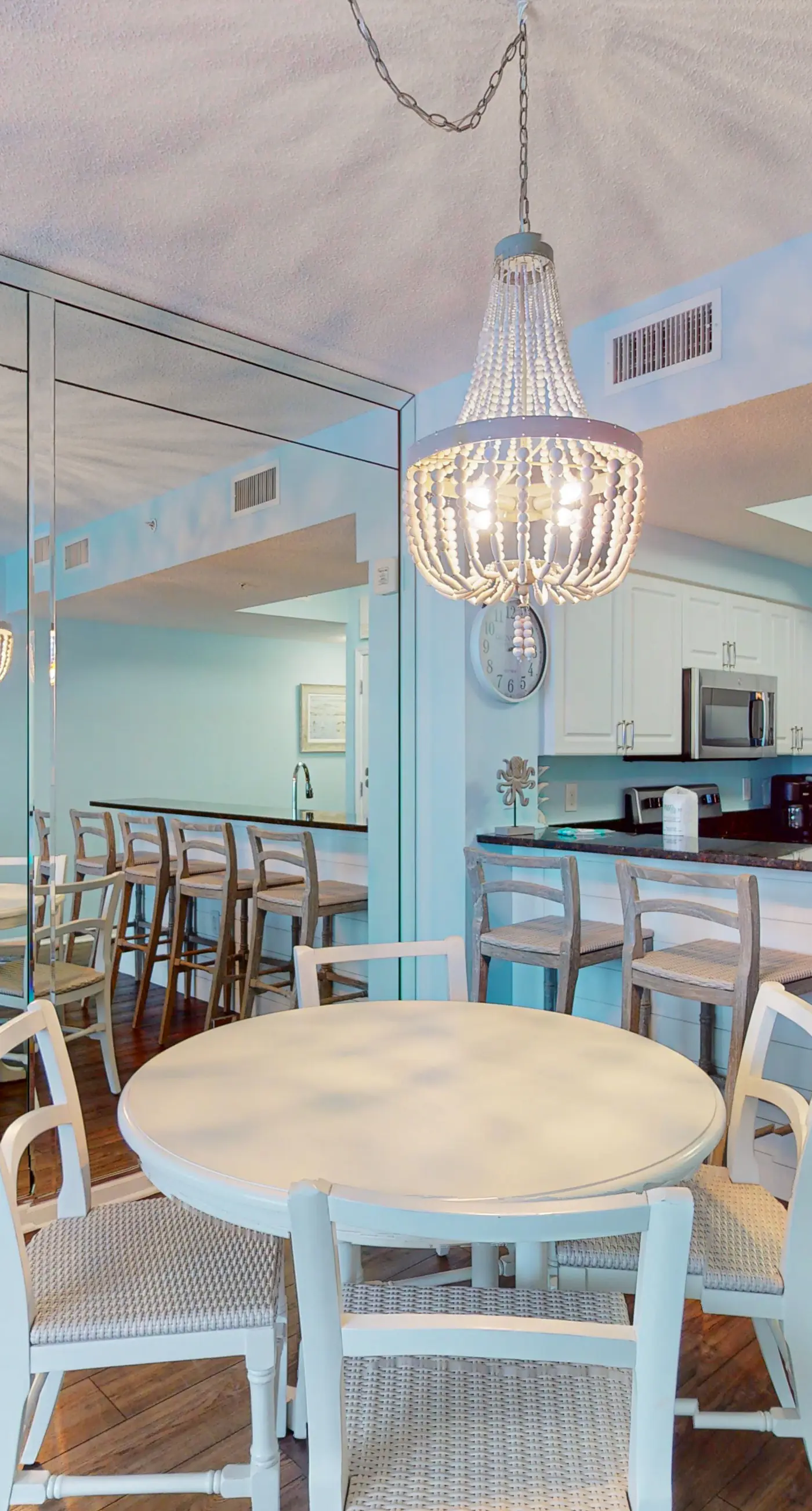 Lovely gulf-front condo with pool, hot tub, central AC, & washer/dryer