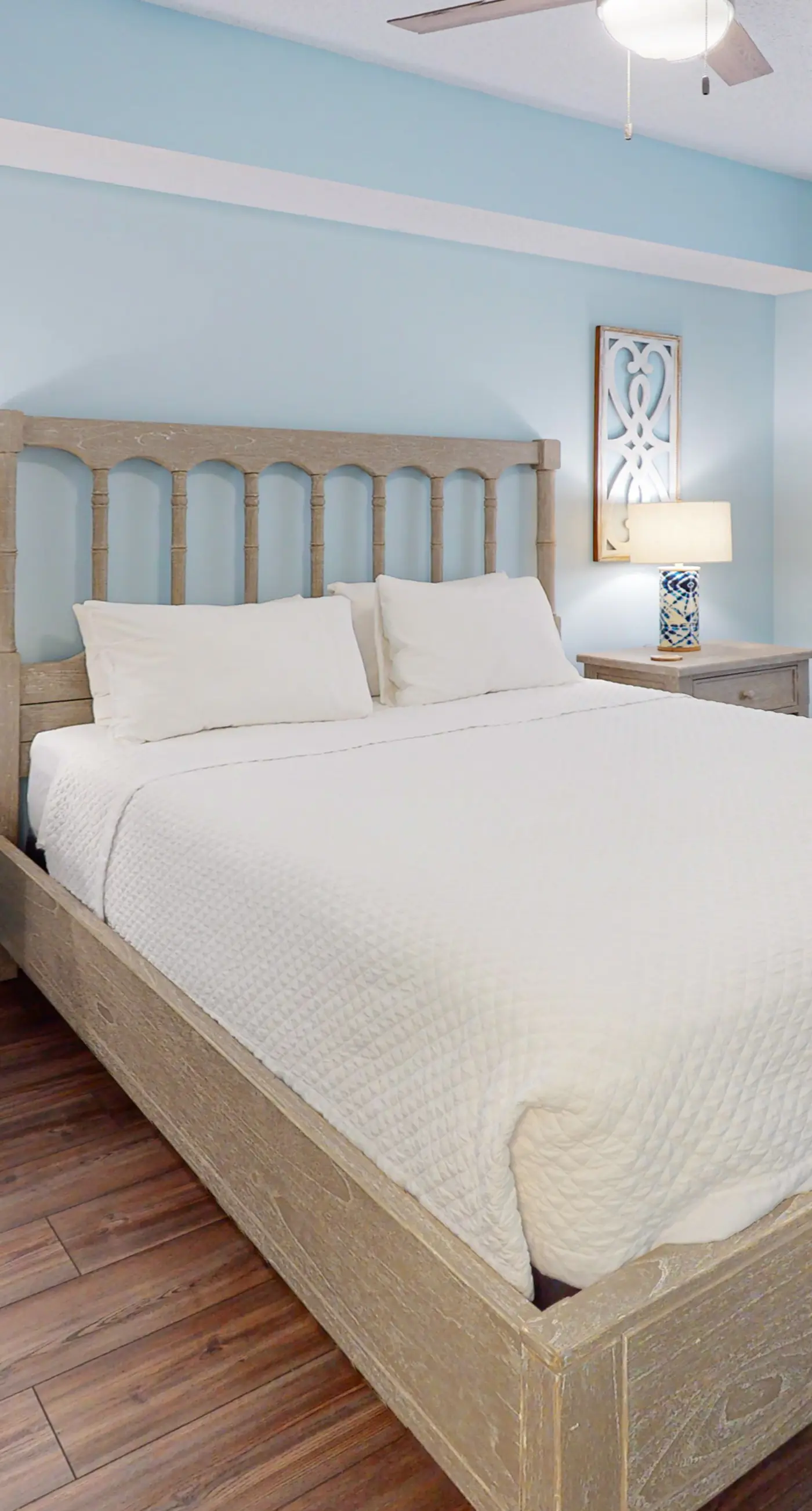 Lovely gulf-front condo with pool, hot tub, central AC, & washer/dryer