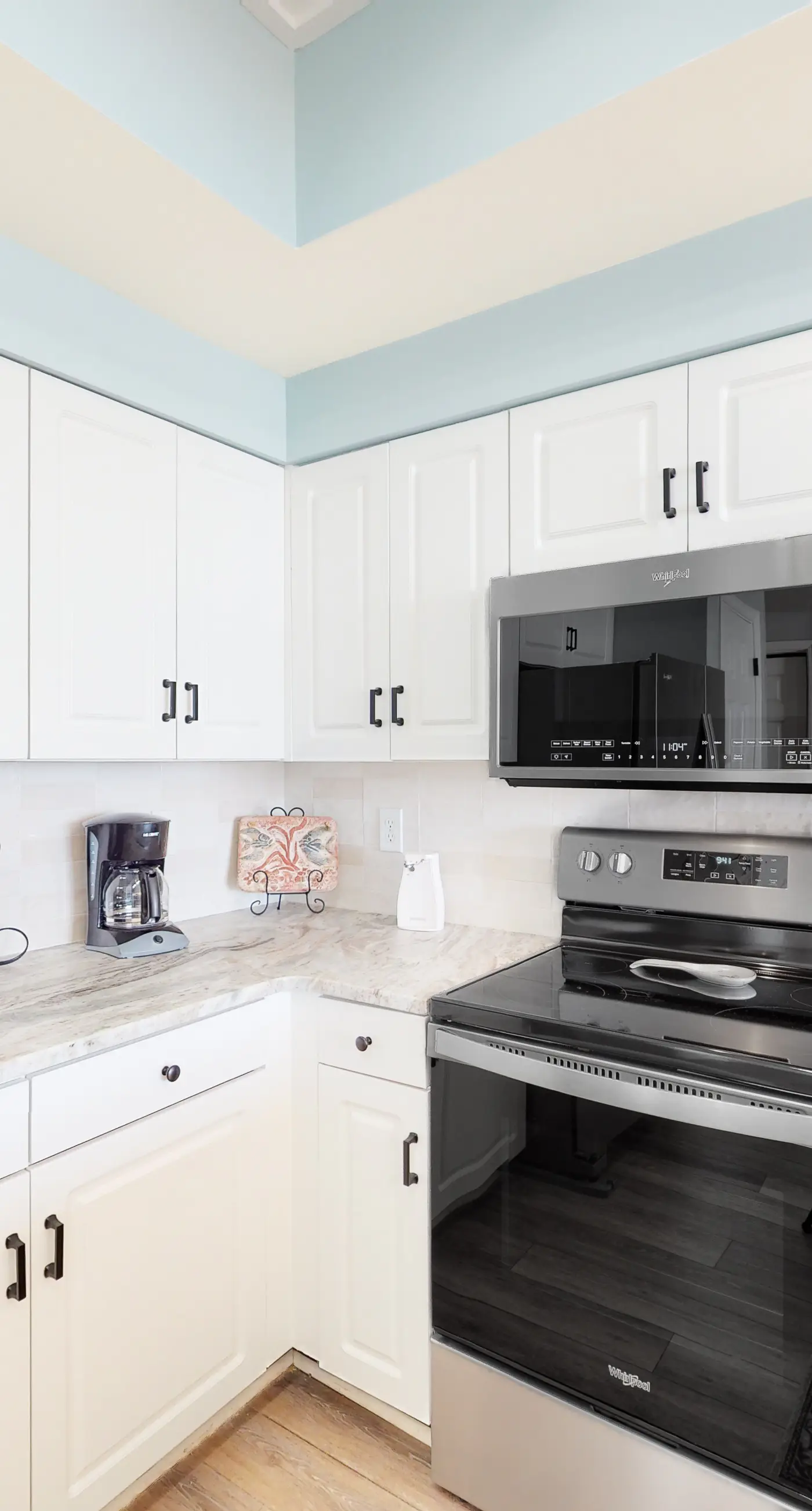 Bay view, access to the beach, & a shared, heated pool