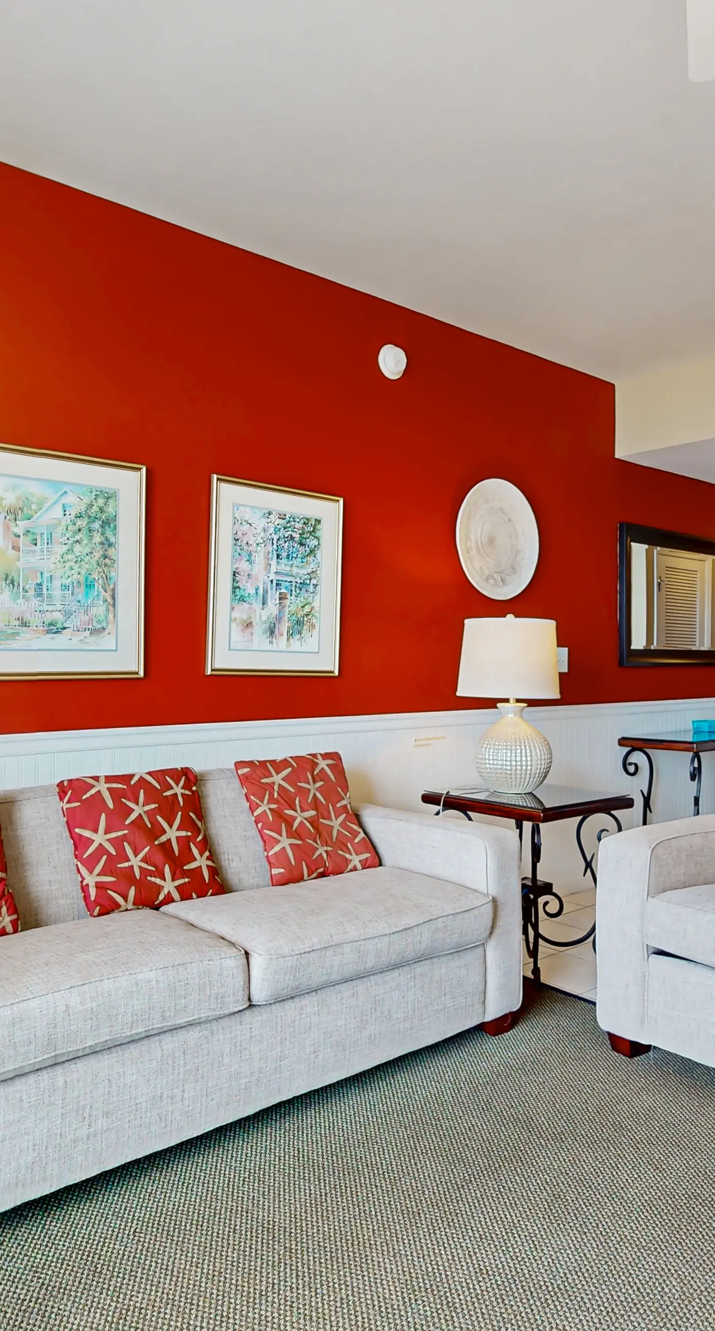 Beachfront getaway w/ access to indoor and outdoor pools