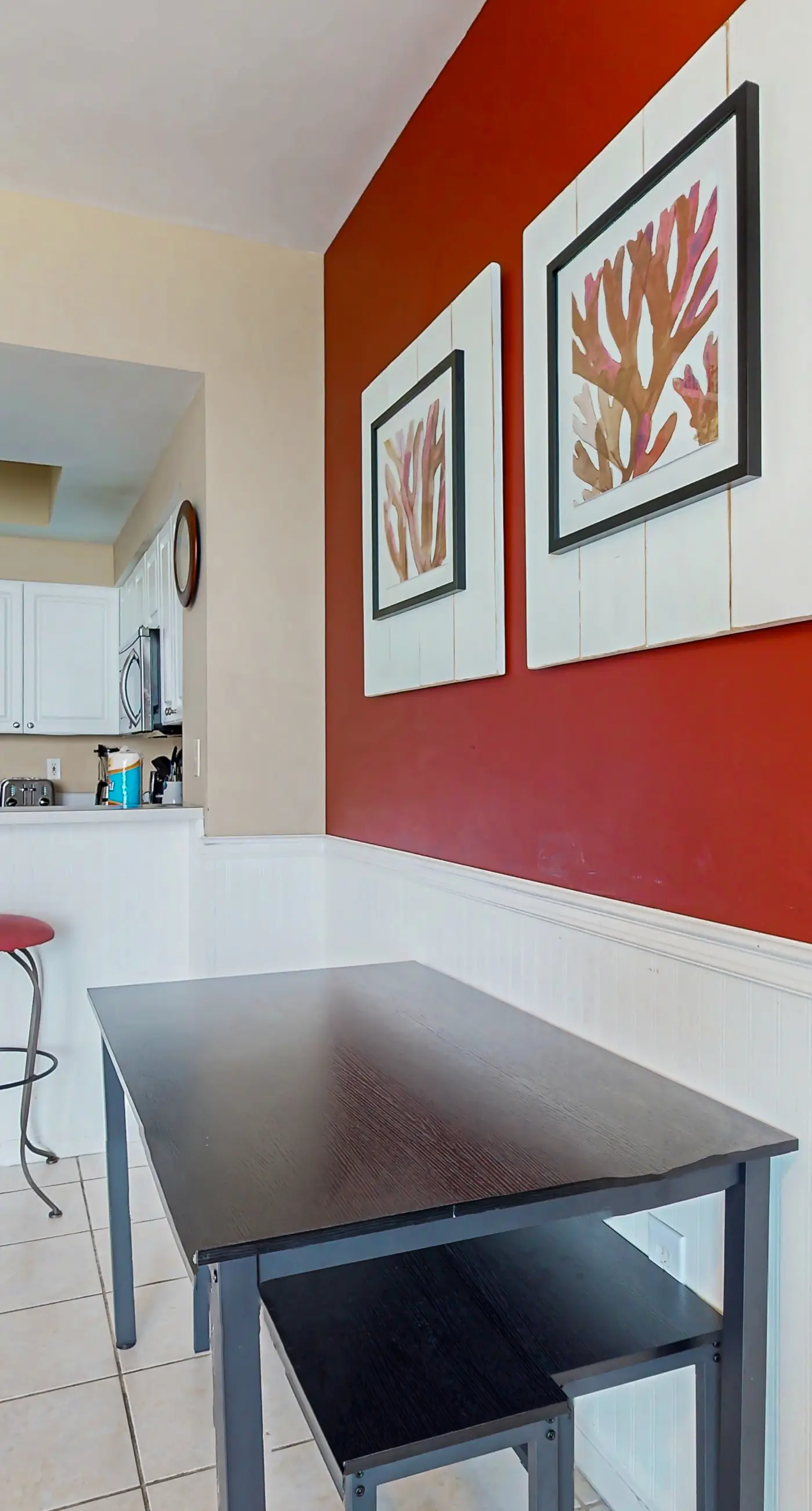 Beachfront getaway w/ access to indoor and outdoor pools