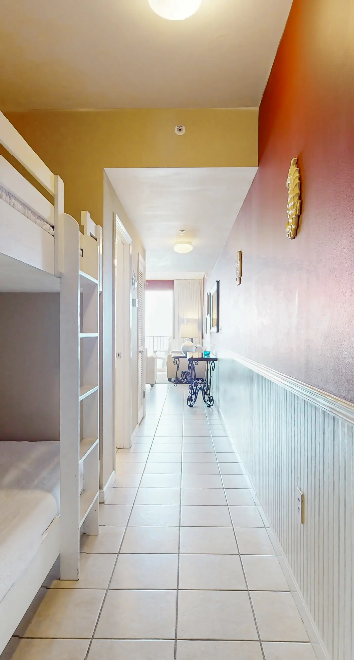 Beachfront getaway w/ access to indoor and outdoor pools