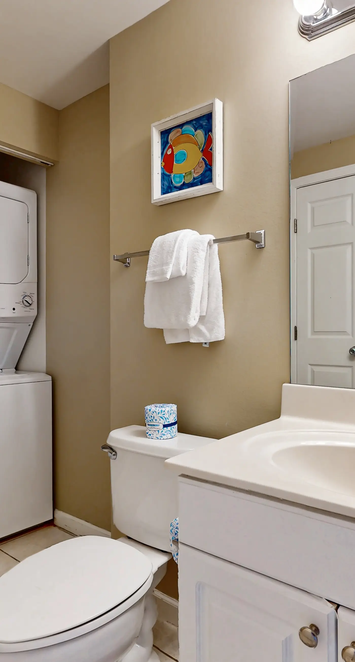 Beachfront getaway w/ access to indoor and outdoor pools