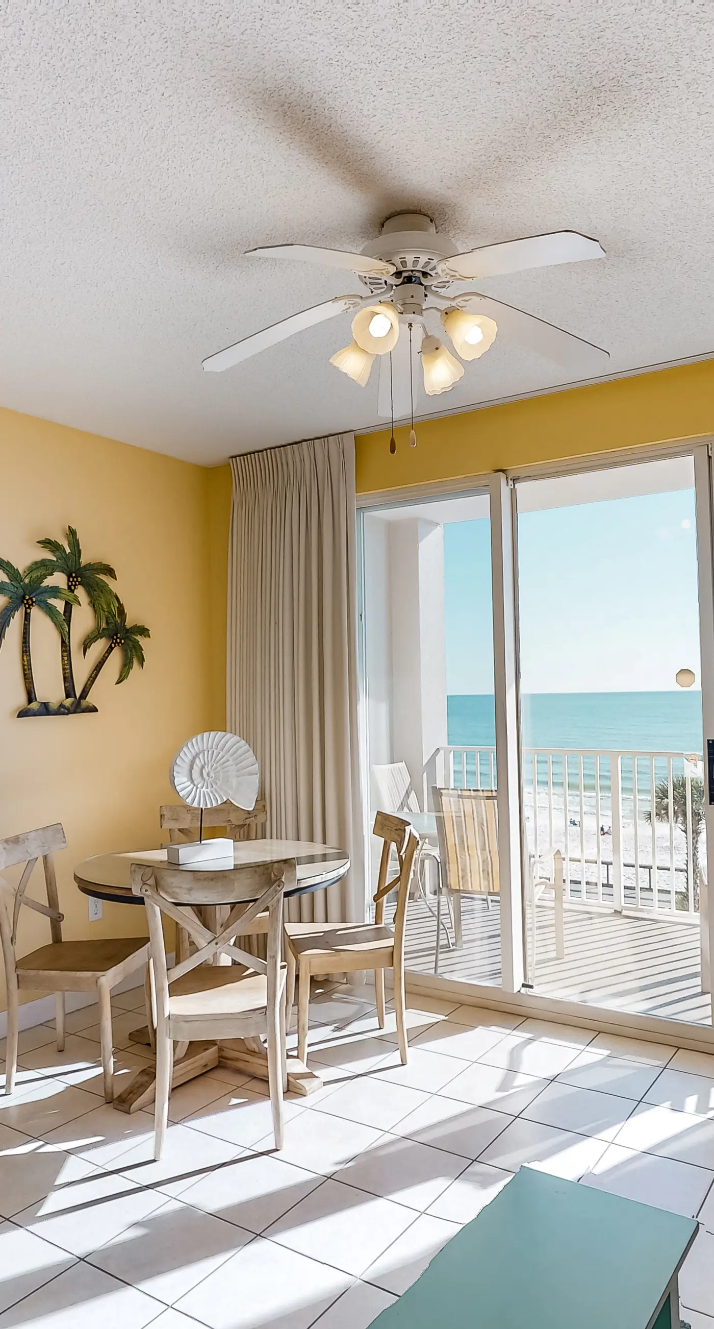 Bright, Updated gulf view condo, Stunning views, Close to entertainment