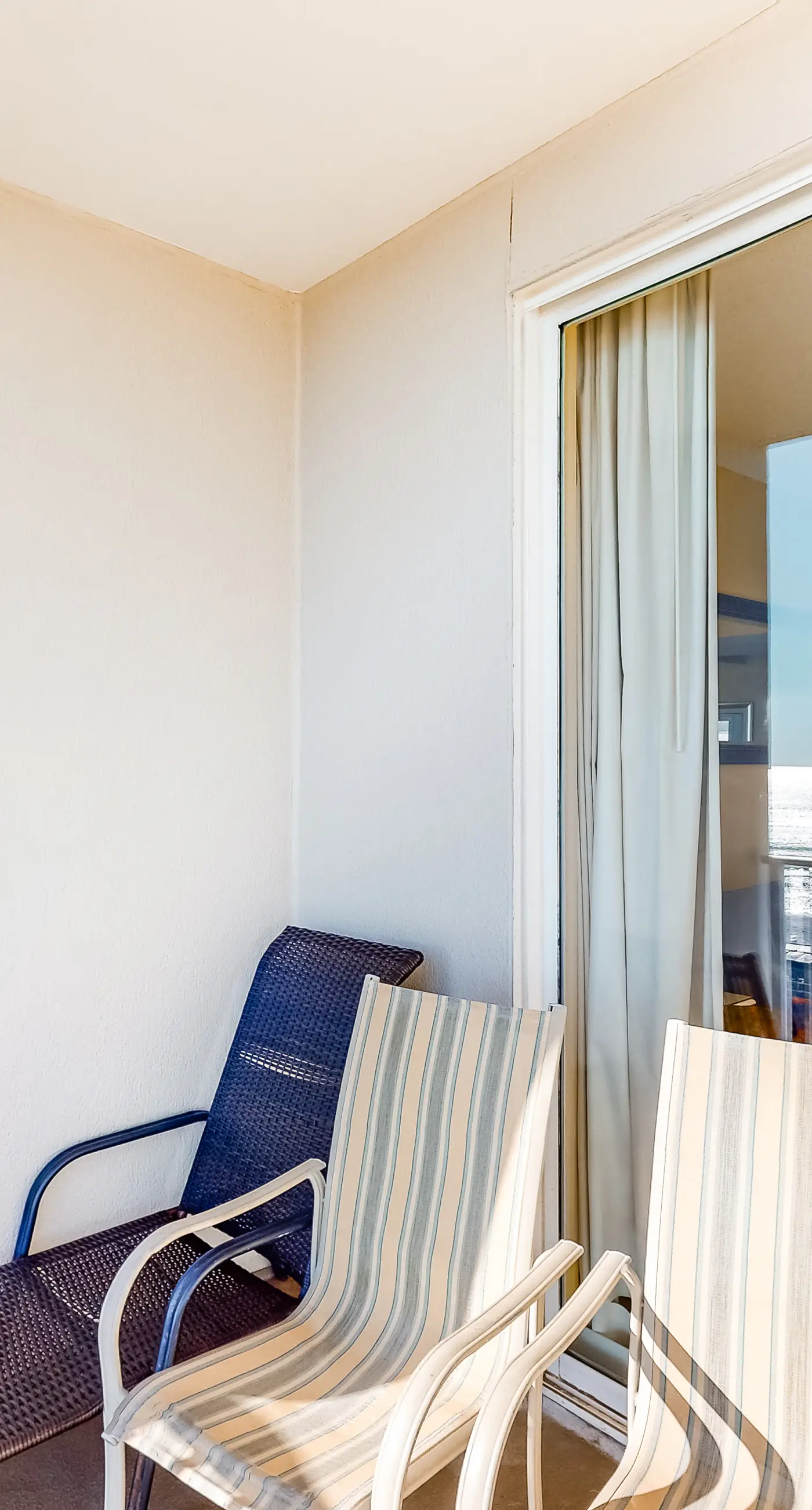 Bright, Updated gulf view condo, Stunning views, Close to entertainment