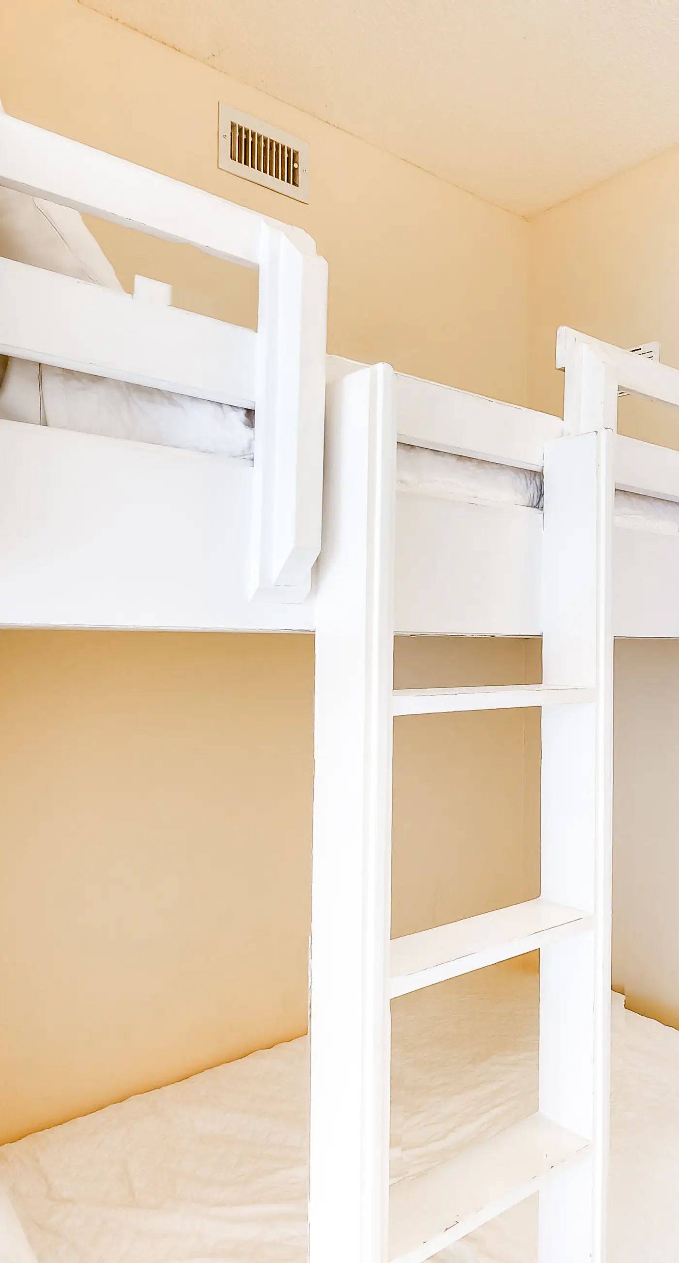 Bright, Updated gulf view condo, Stunning views, Close to entertainment