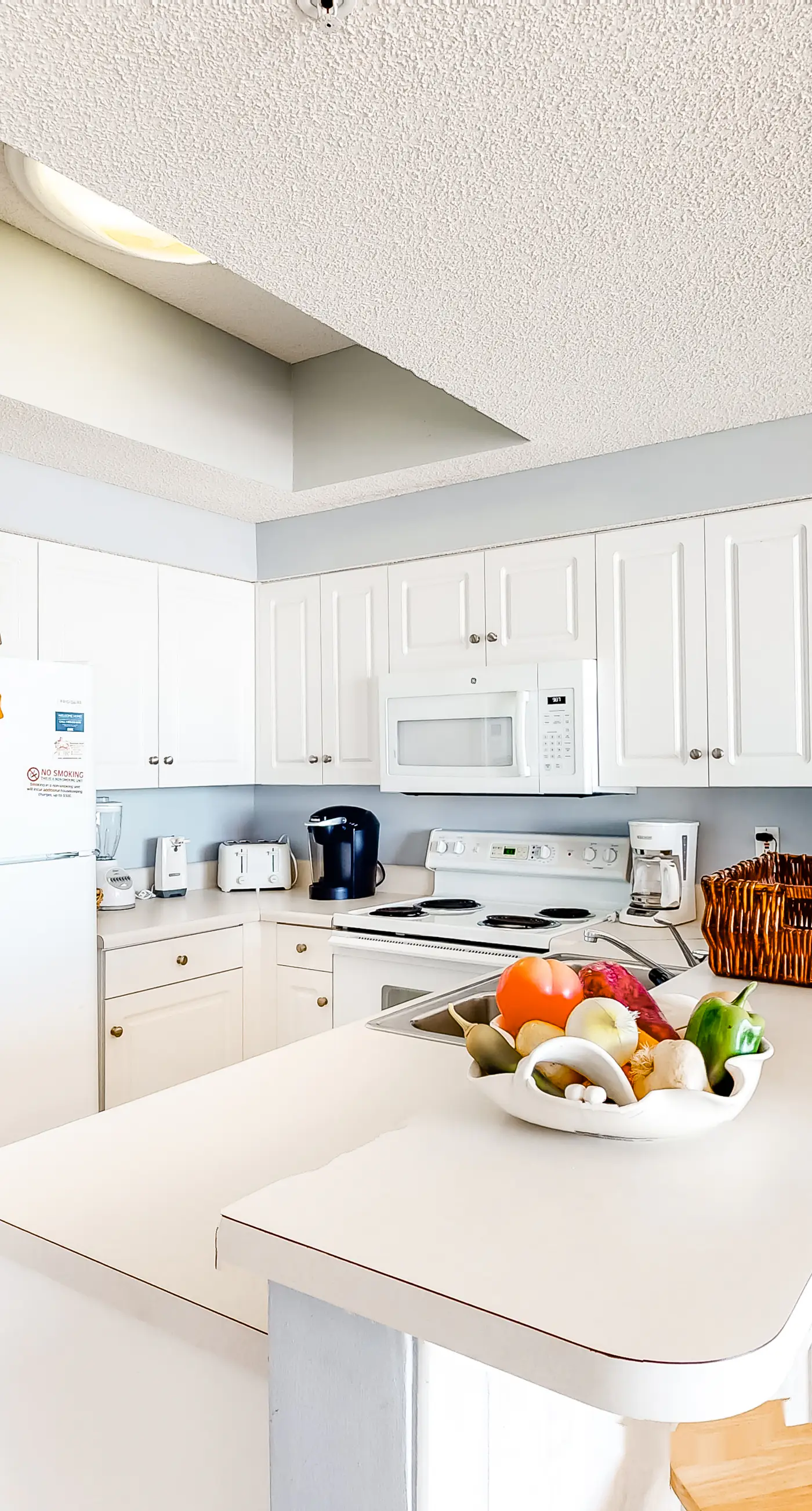 3rd Floor Comfortable gulf view Condo, Steps to beach, Shopping & dining nearby