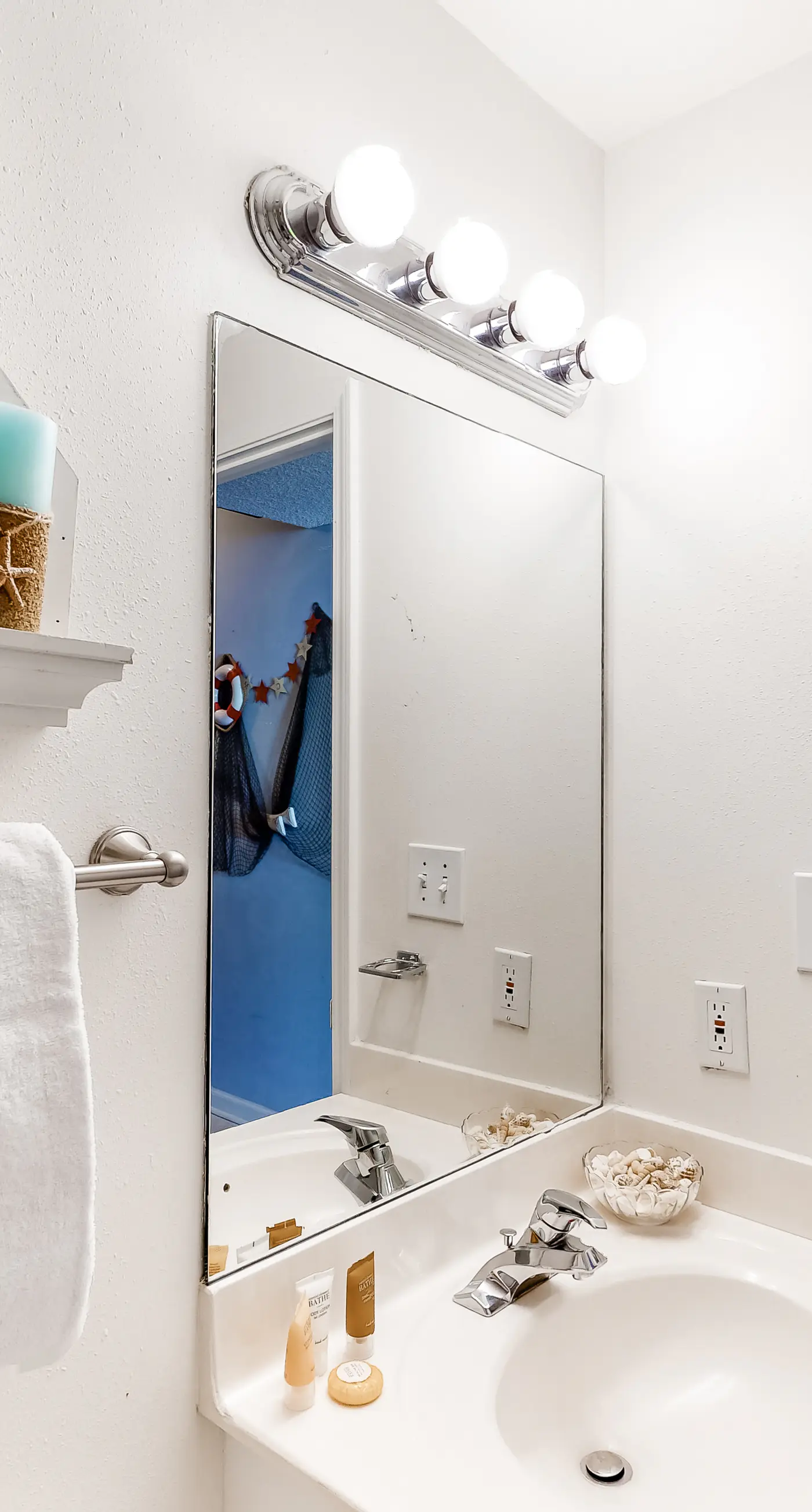 3rd Floor Comfortable gulf view Condo, Steps to beach, Shopping & dining nearby